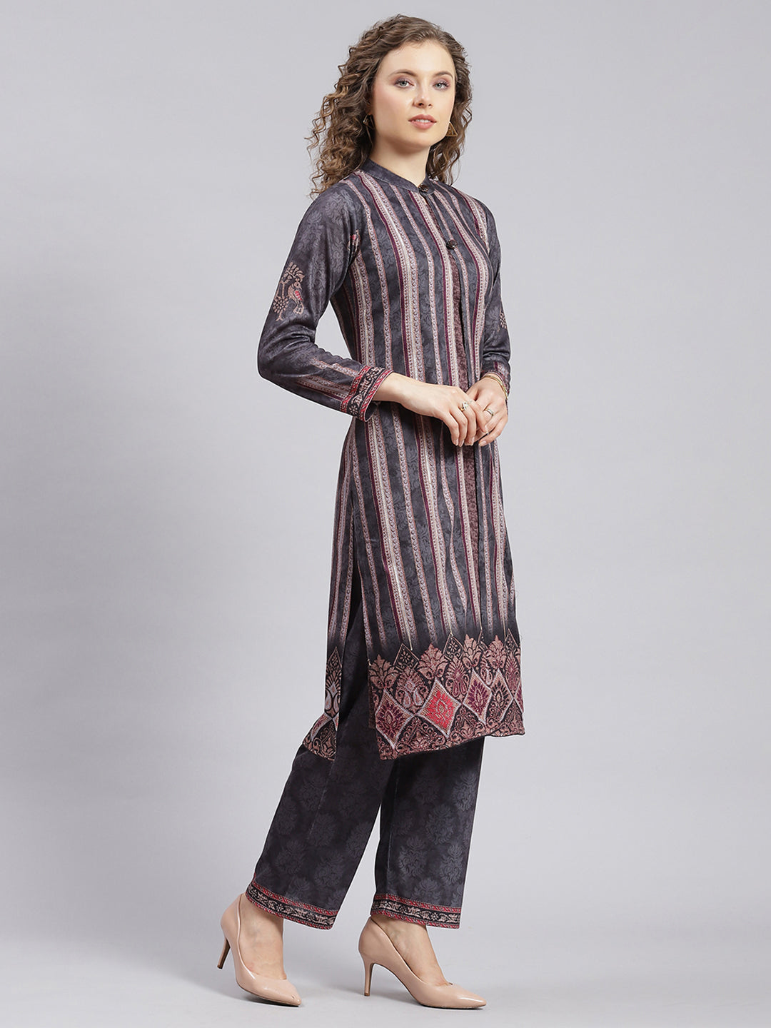 Women Grey Self Design Wool blend Kurti Set