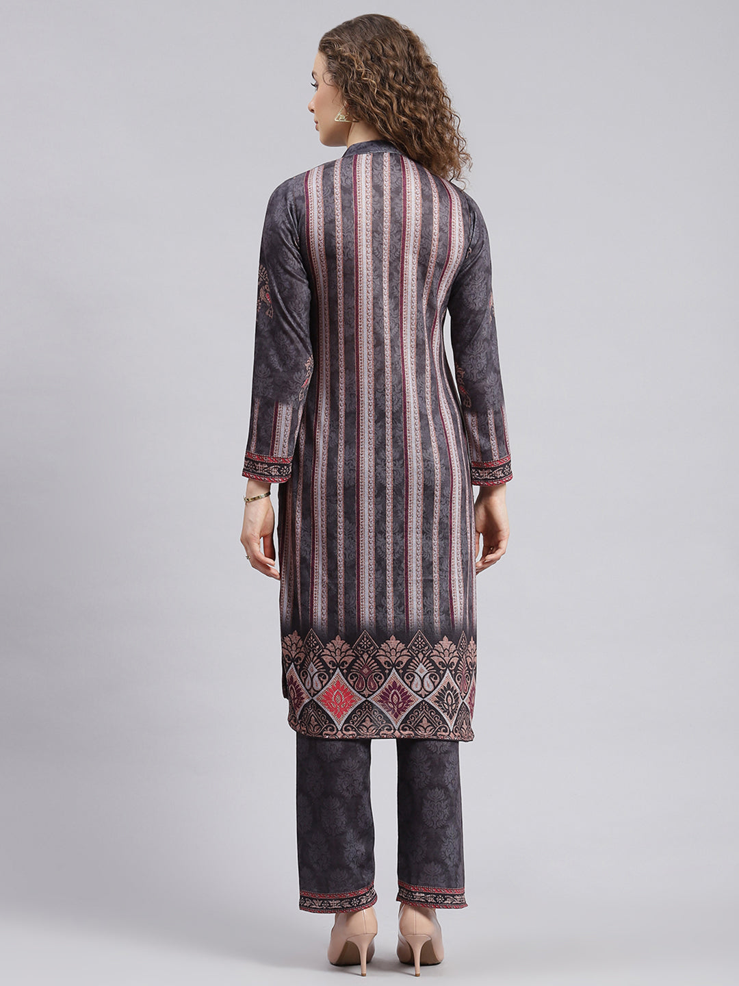 Women Grey Self Design Wool blend Kurti Set