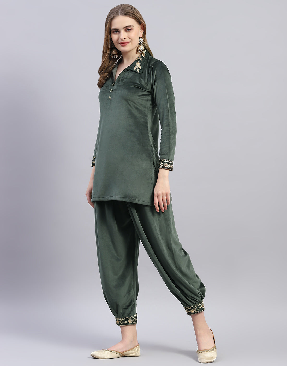 Women Green Embroidered Collar Full Sleeve Cords Set
