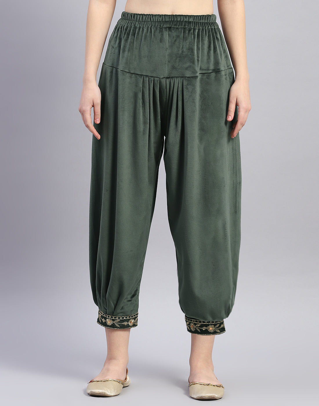 Women Green Embroidered Collar Full Sleeve Cords Set