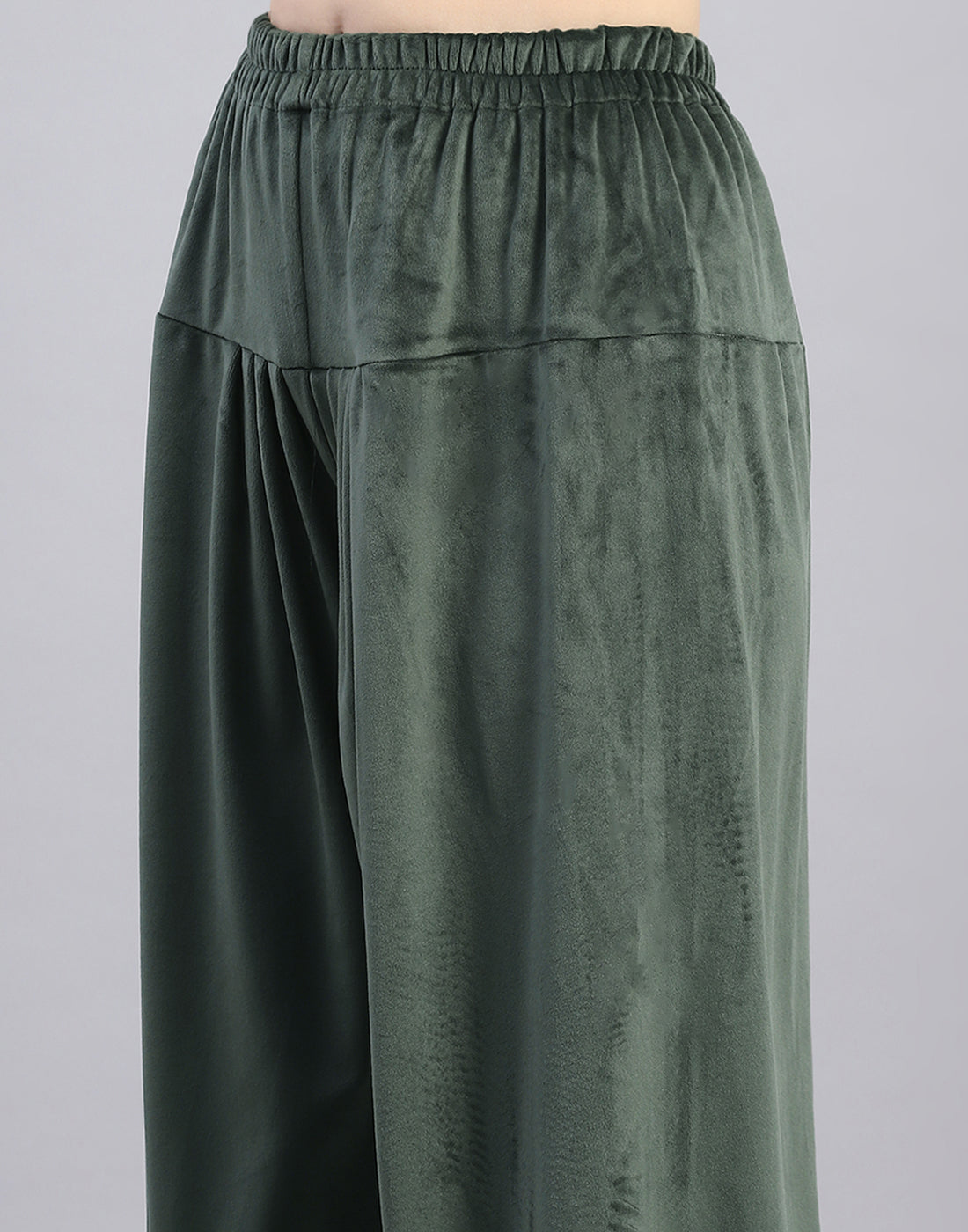 Women Green Embroidered Collar Full Sleeve Cords Set