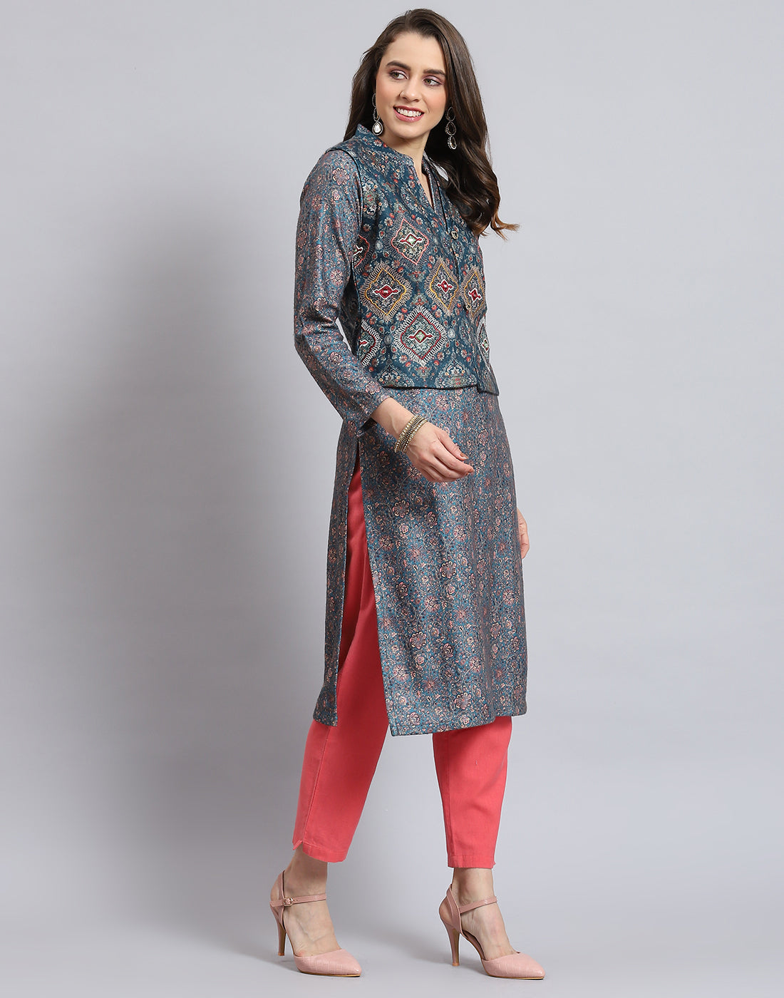 Women Teal Blue Printed Mandarin Collar Full Sleeve Kurtis Set