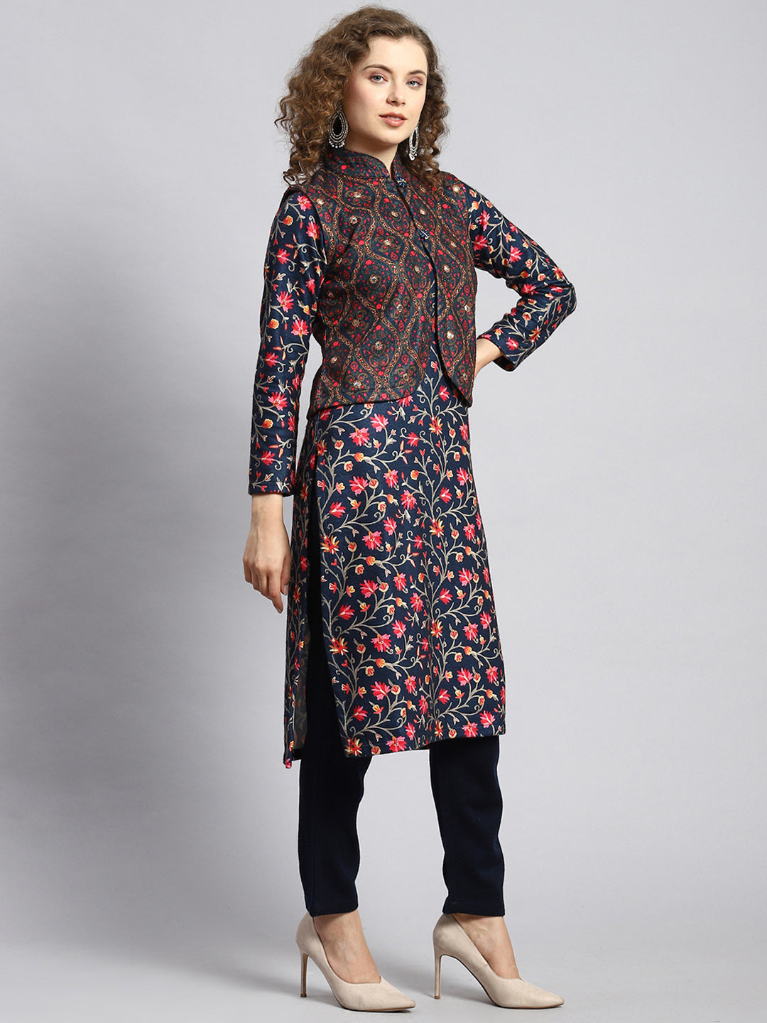 Women Navy Blue Self Kurti+Jacket
