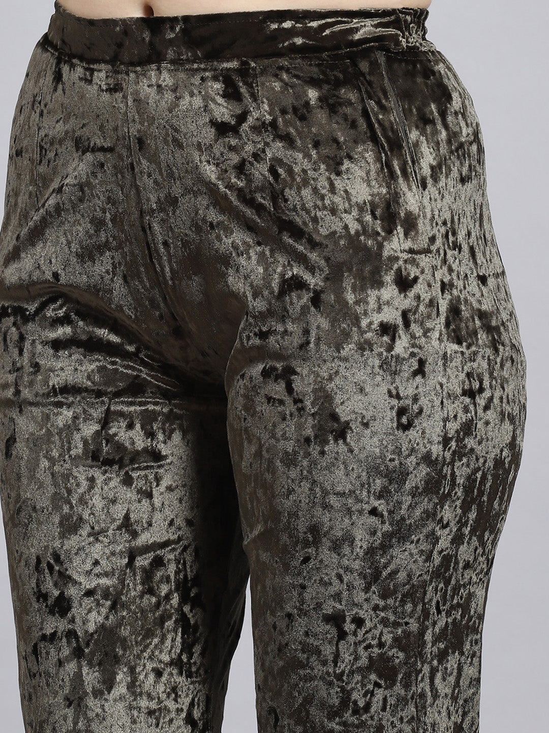 Women Green Solid Mock Collar Full Sleeve Kurtis Set