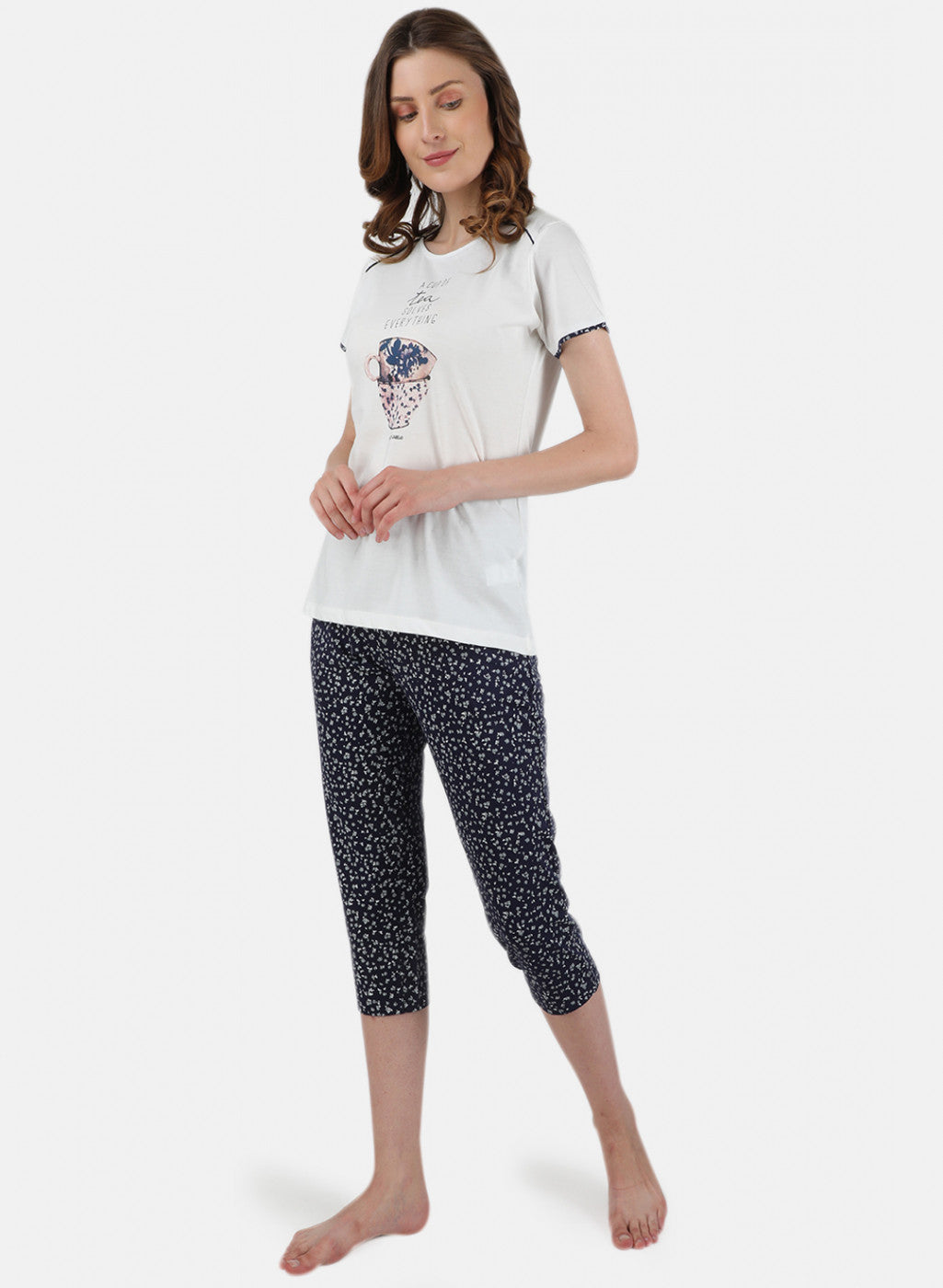 Womens Off White & Navy Printed Capri Set