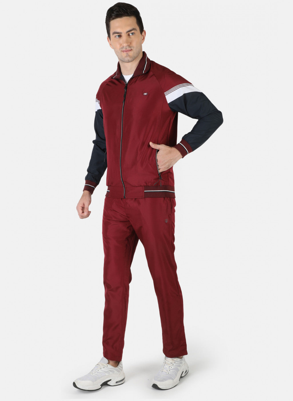 Men Maroon Plain Tracksuit