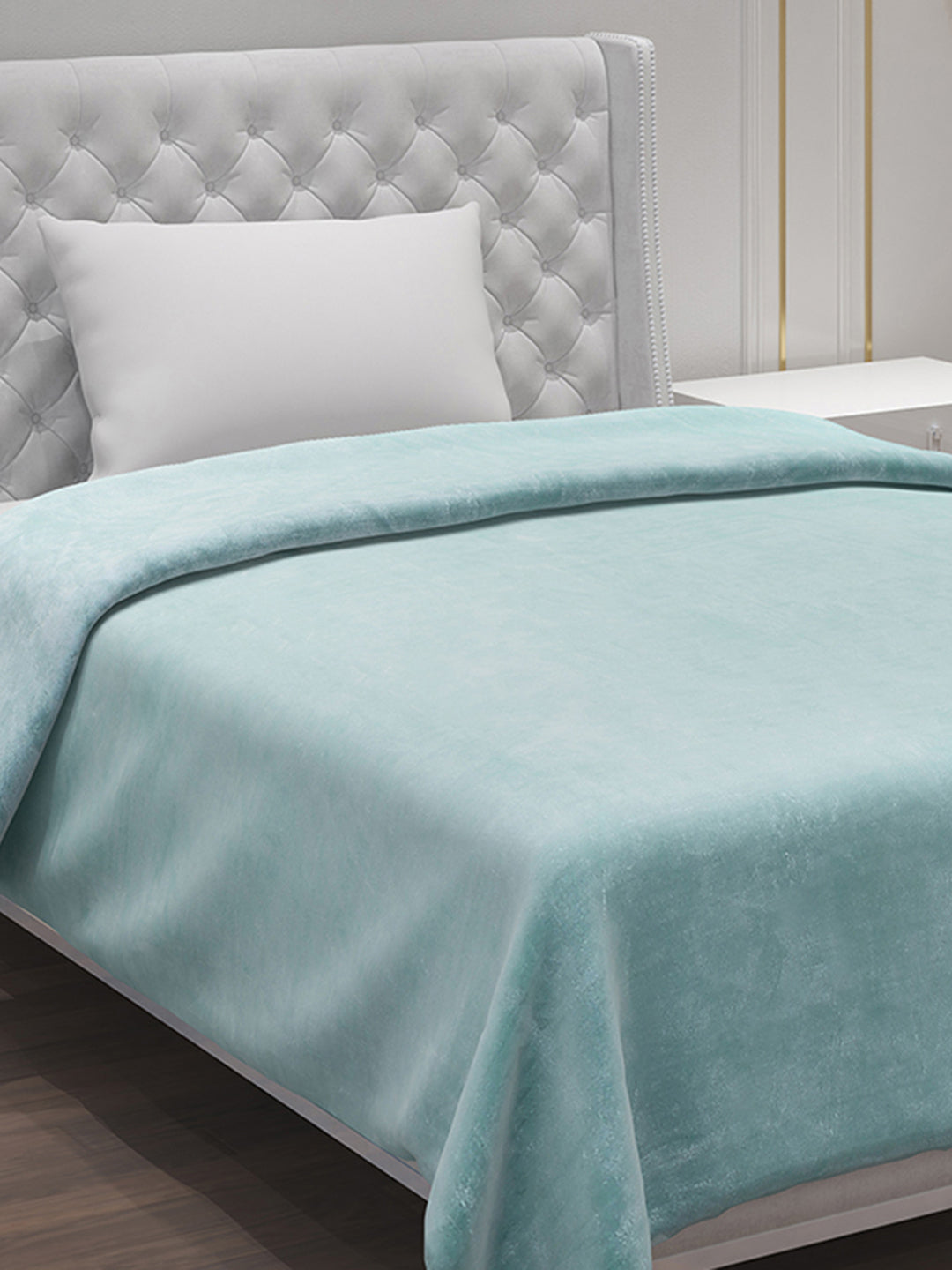 Solid Polyester Single Bed Blanket for AC Room