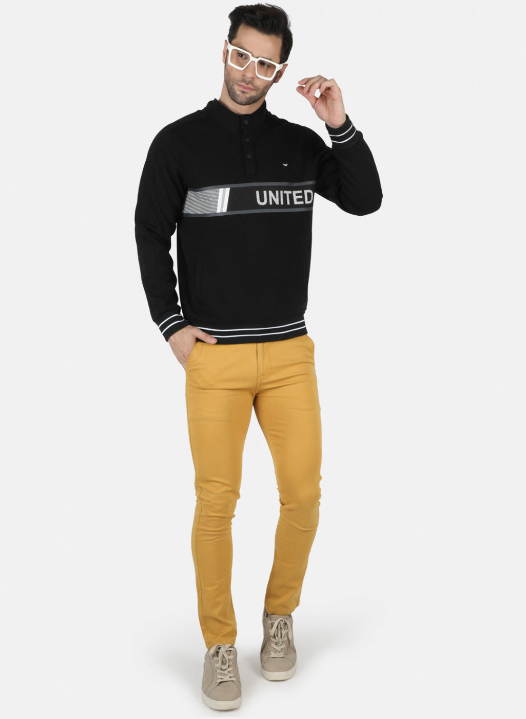 Men Black Solid Sweatshirt
