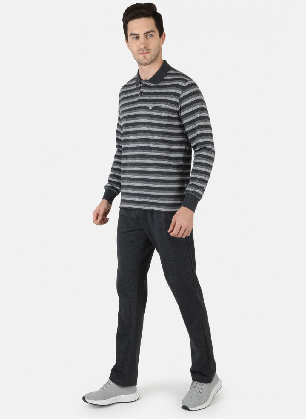 Men Grey Solid Tracksuit