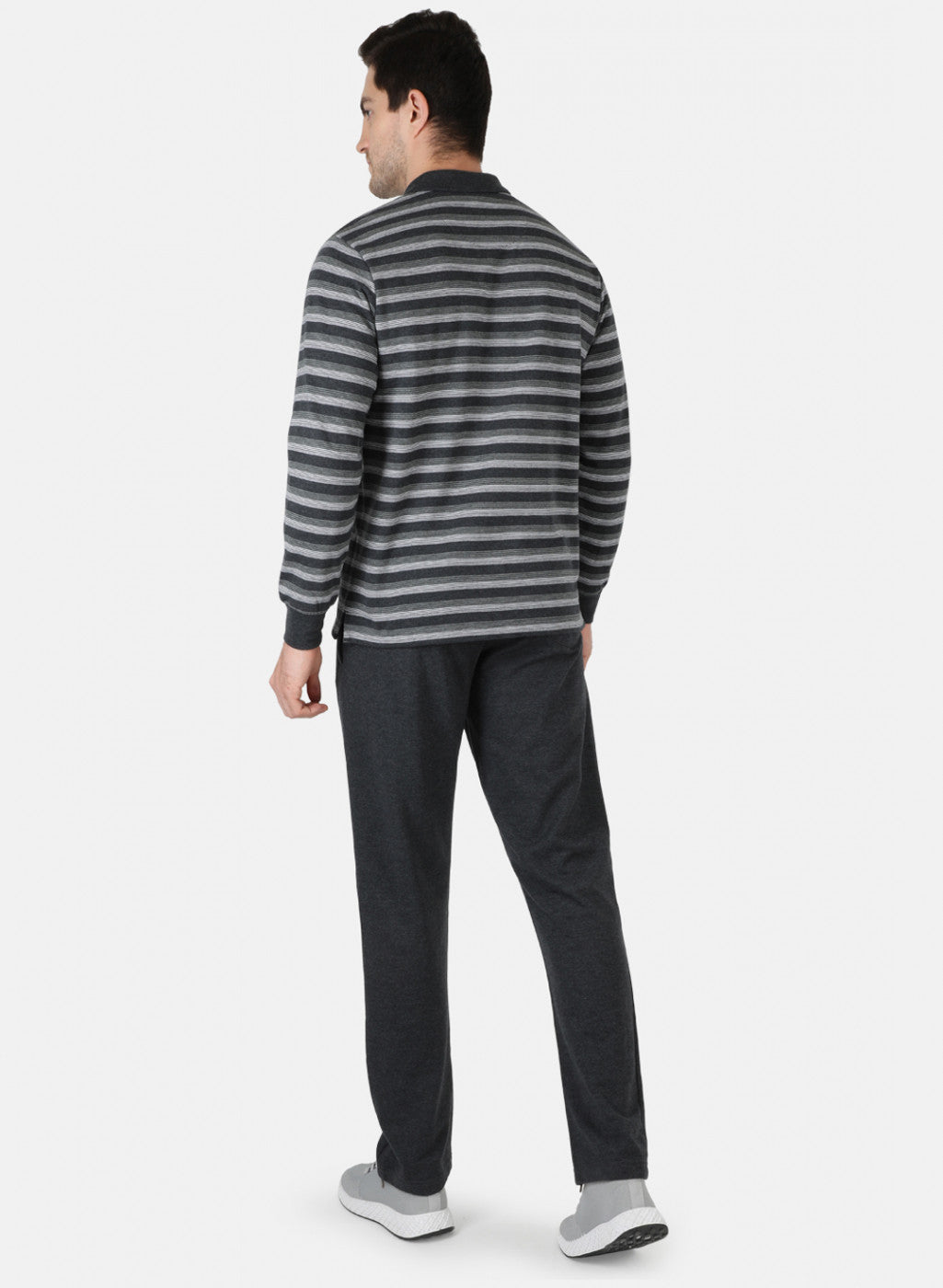 Men Grey Solid Tracksuit