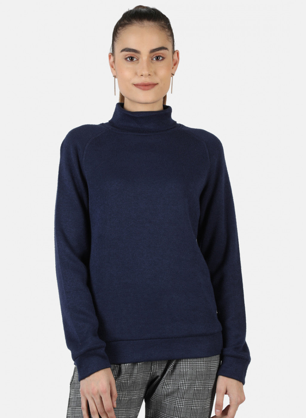 Women Navy Blue Solid Sceavy