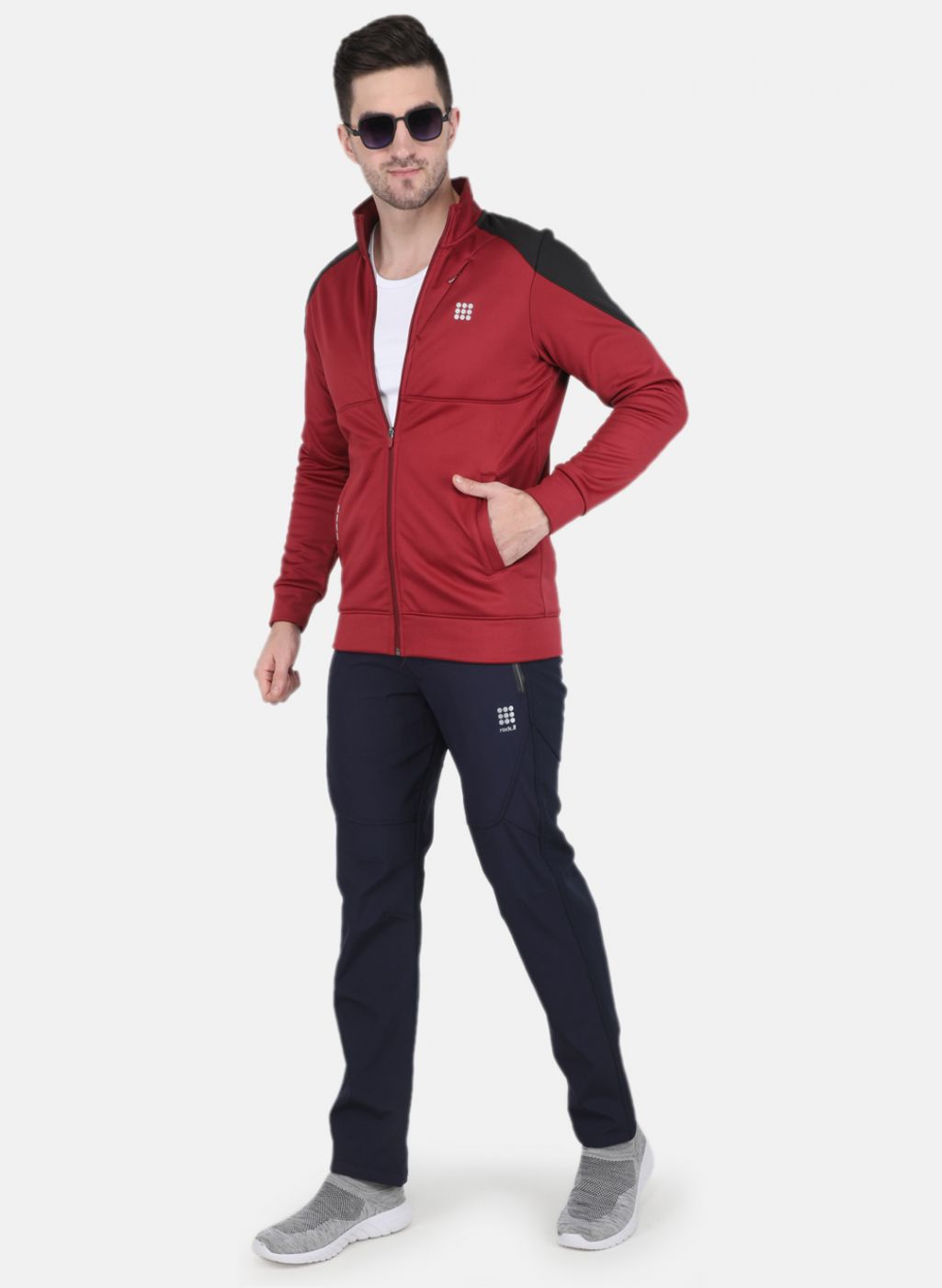 Rock.it Men Maroon Solid Sweatshirt