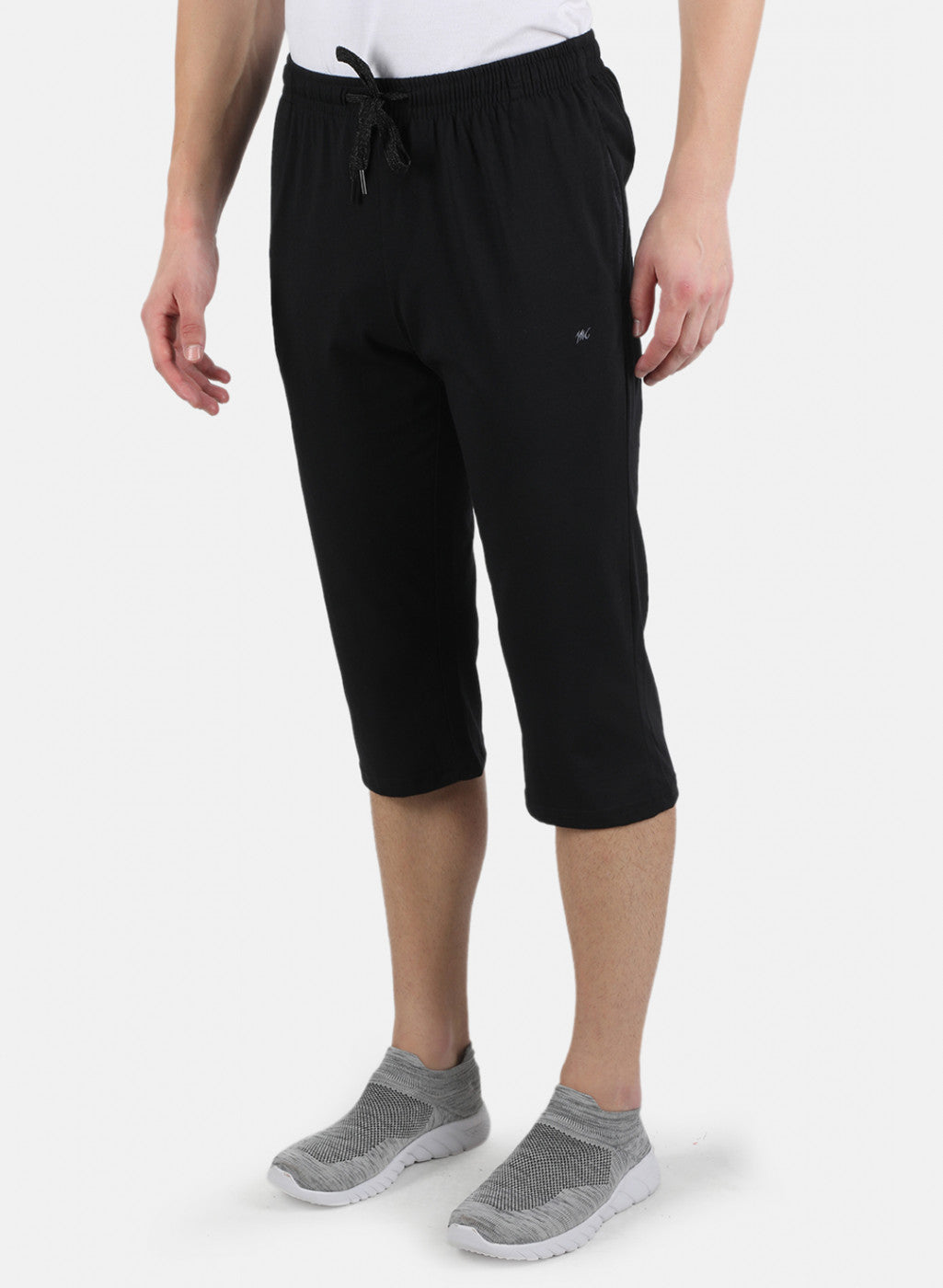 Men Black Plain Capri