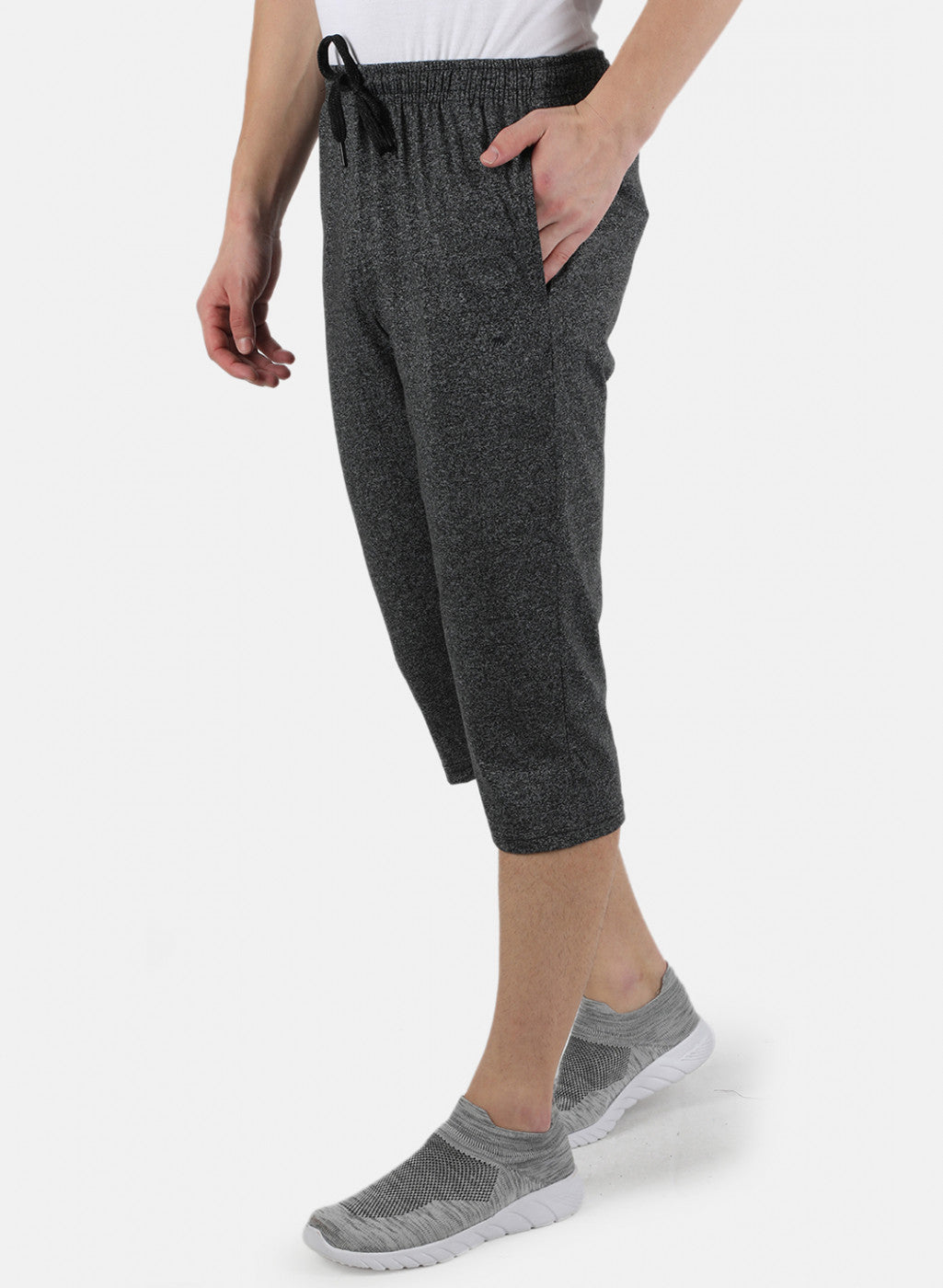 Men Black Plain Capri