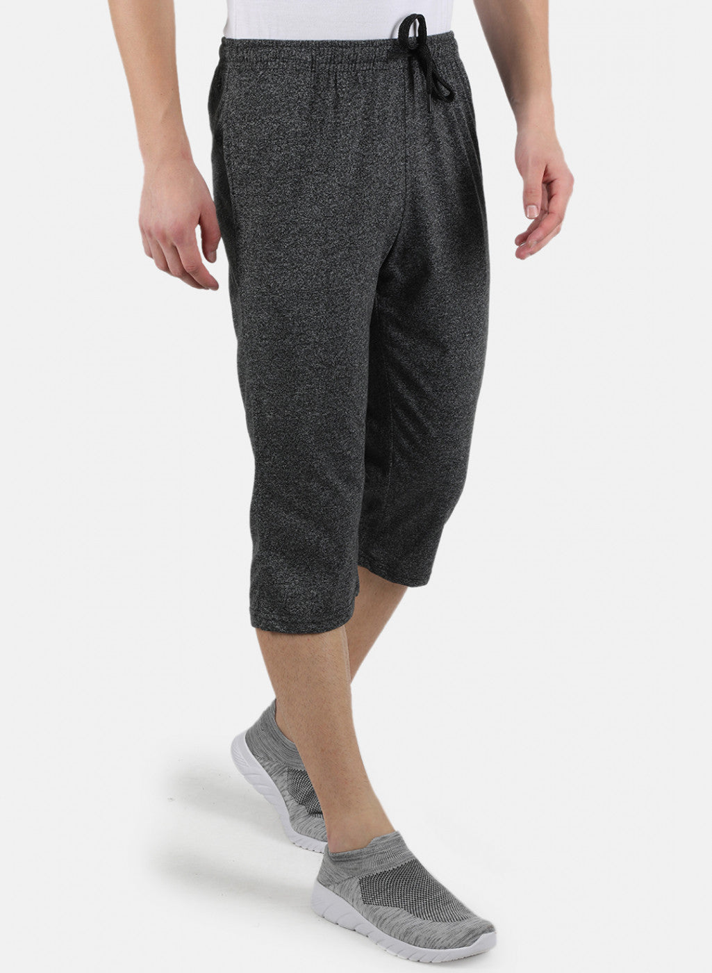 Men Black Plain Capri