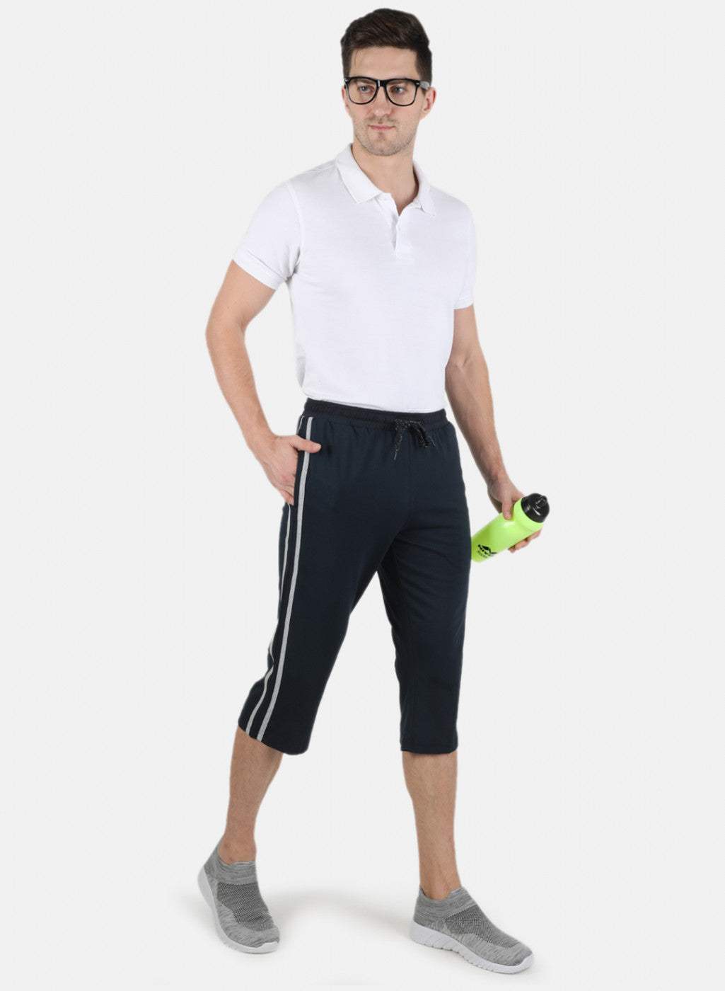 Men NAvy Blue Plain Capri