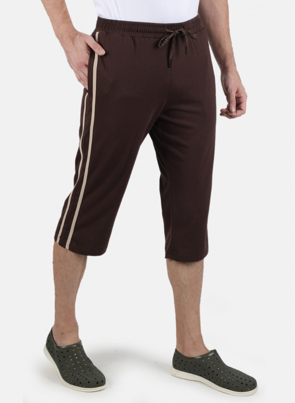 Men Brown Plain Capri