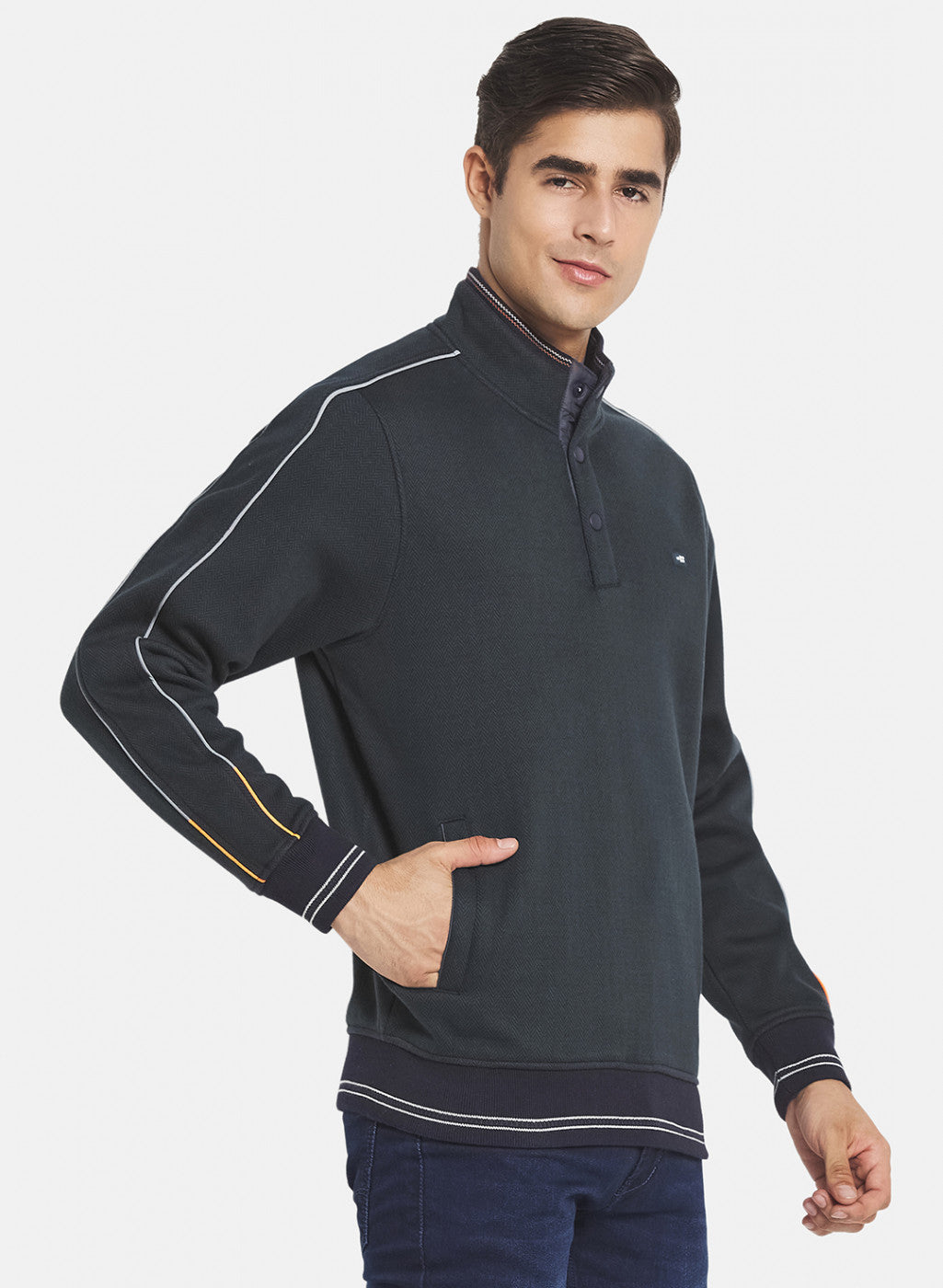 Men Green Ultra Warm Sweatshirt with Glowing Piping