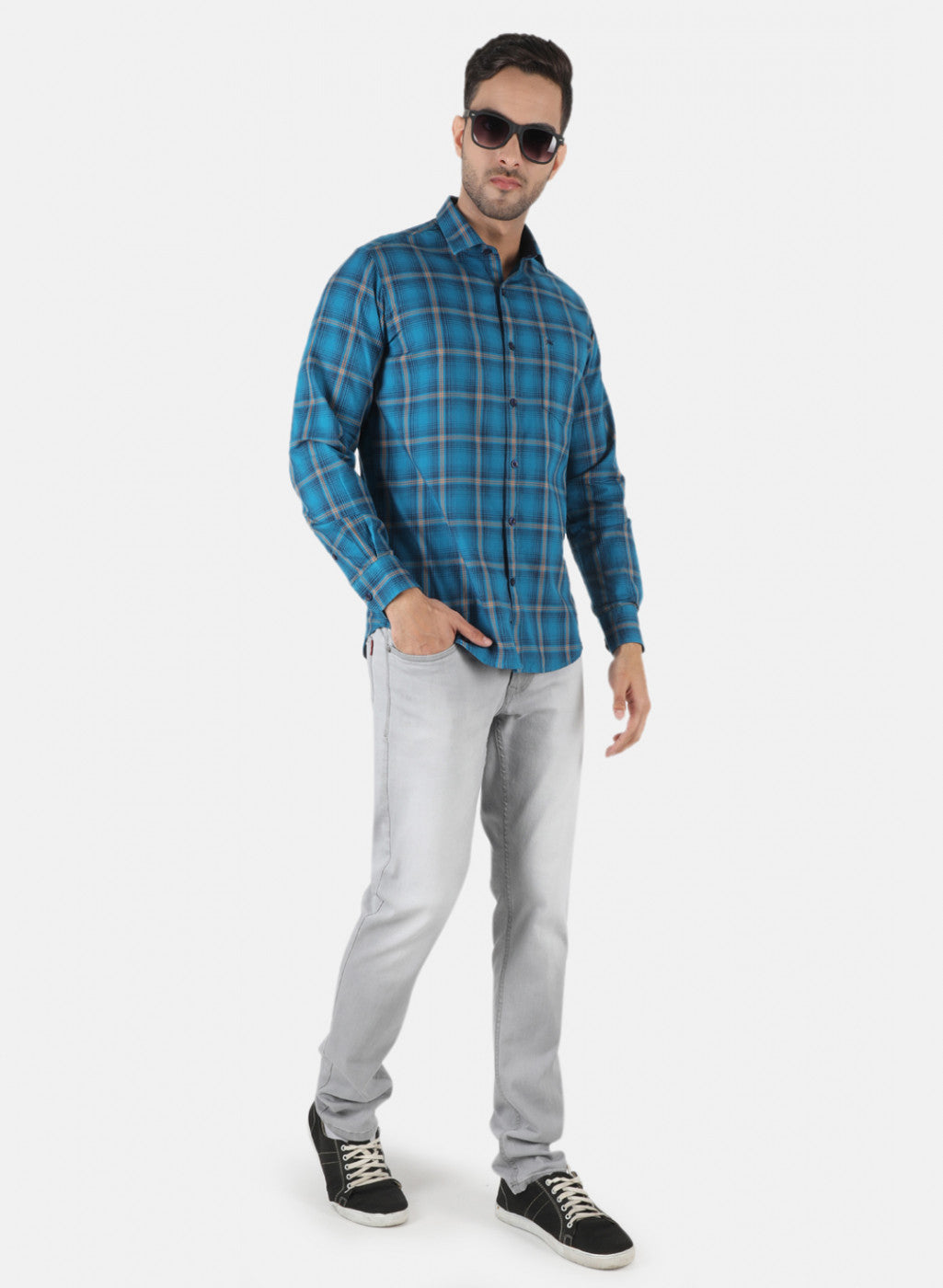 Men Blue Check Shirt