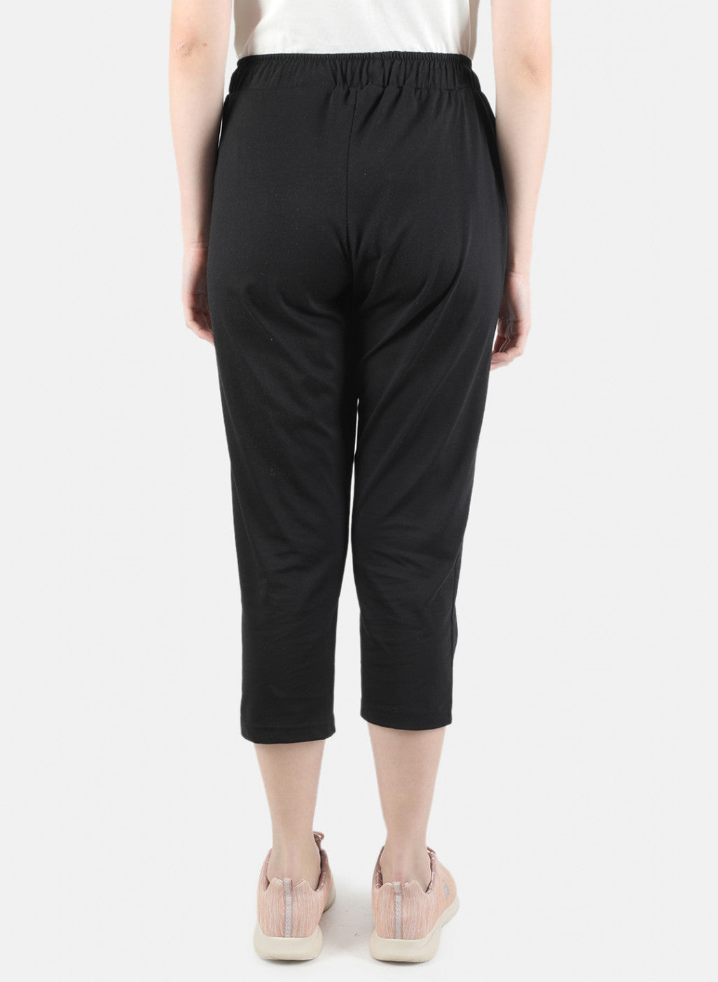 Women Black Plain Capri