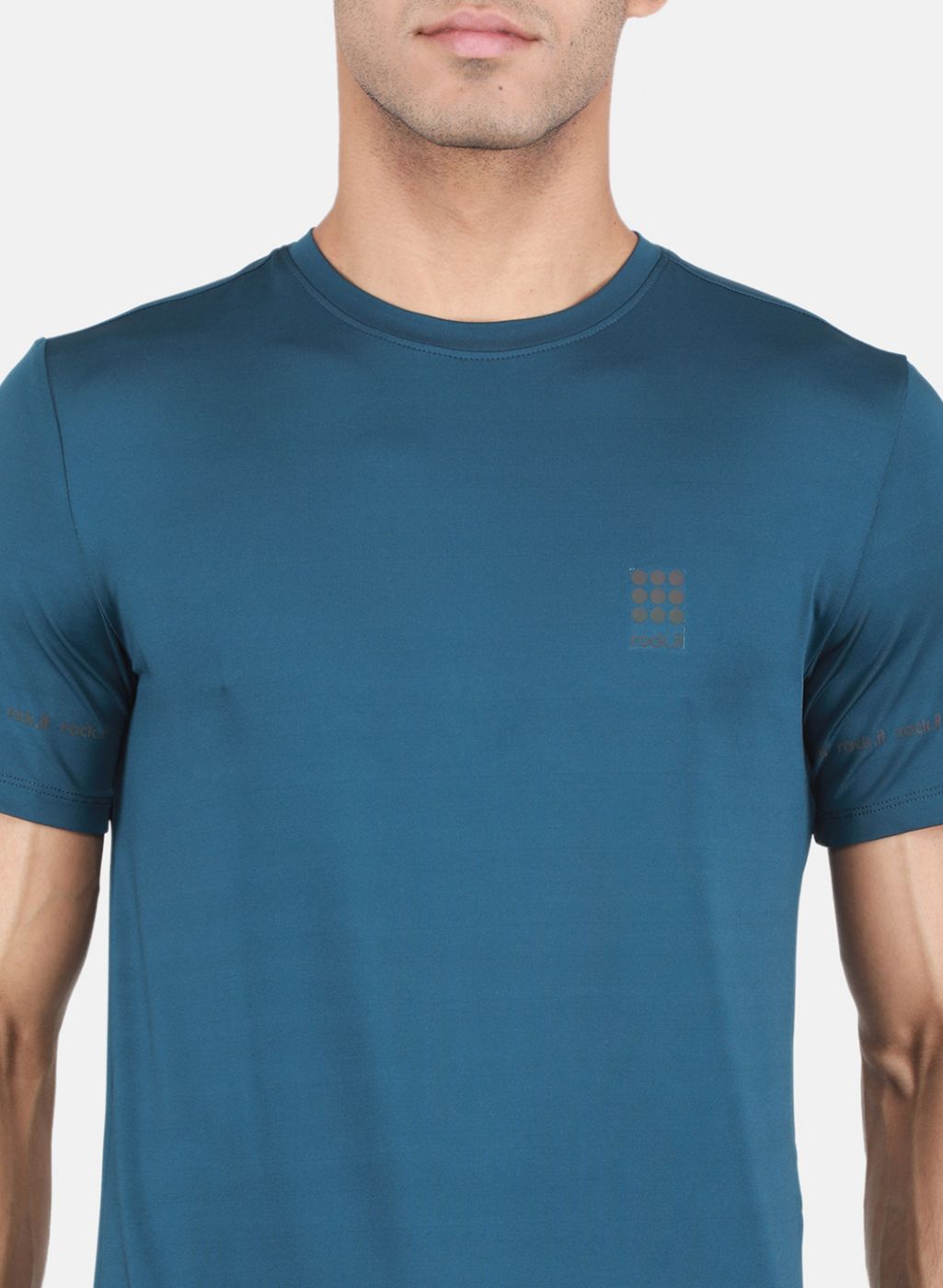 Rock.it Men Blue Solid T-Shirt