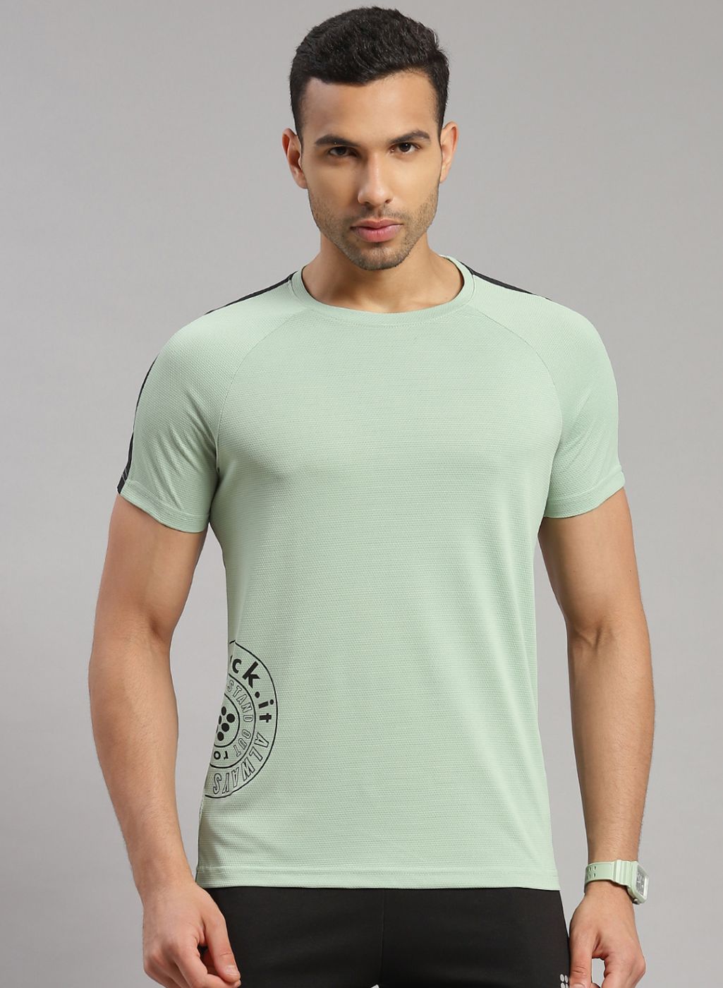 Rock.it Men Green Solid T-Shirt