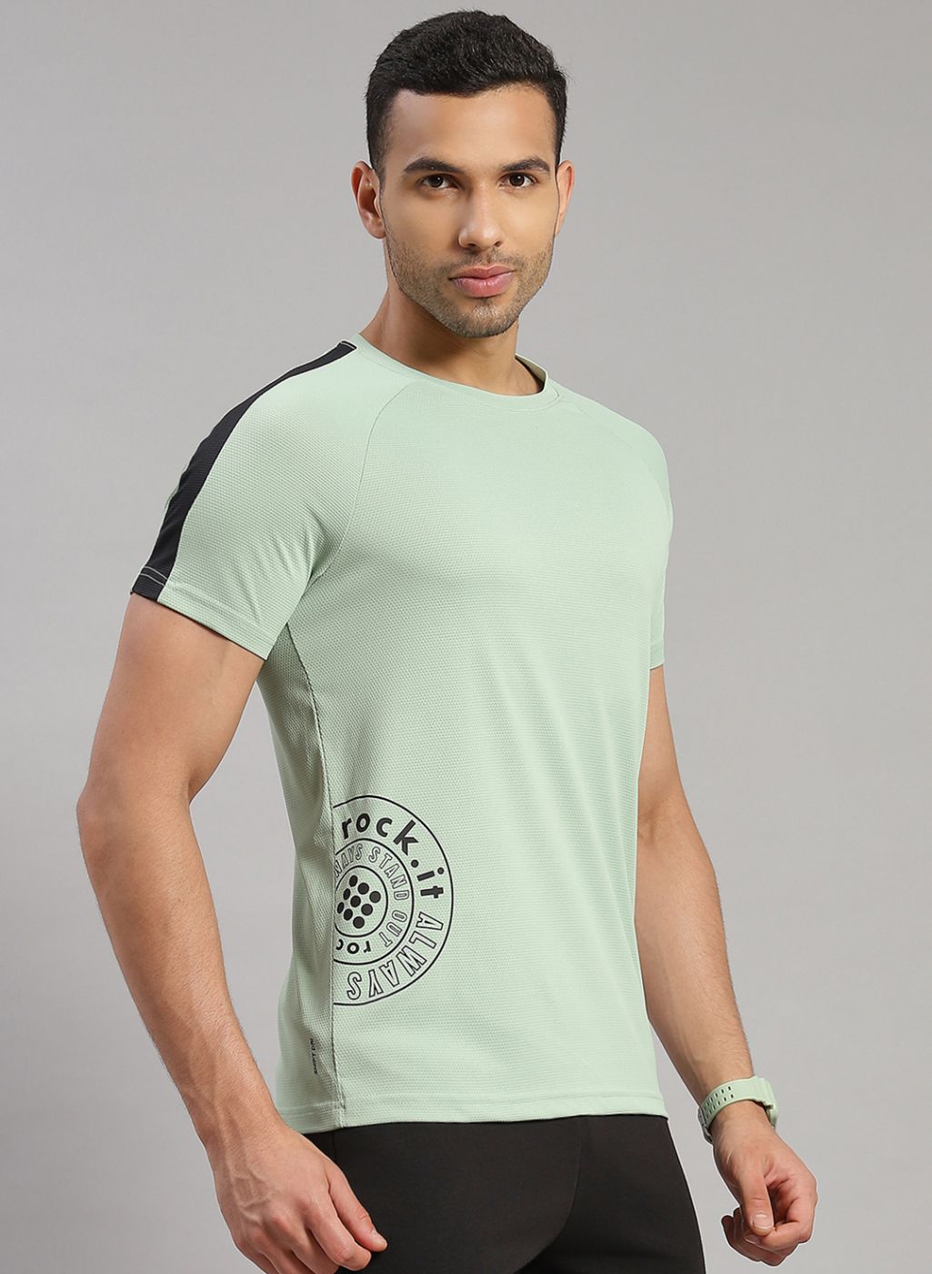 Rock.it Men Green Solid T-Shirt
