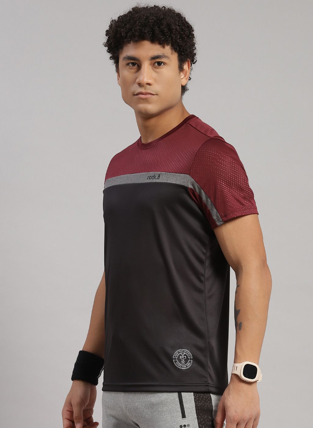 Rock.it Men Black Solid T-Shirt