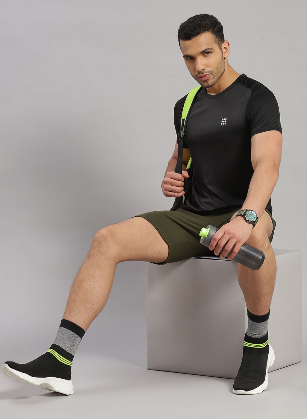 Rock.it Men Black Solid T-Shirt