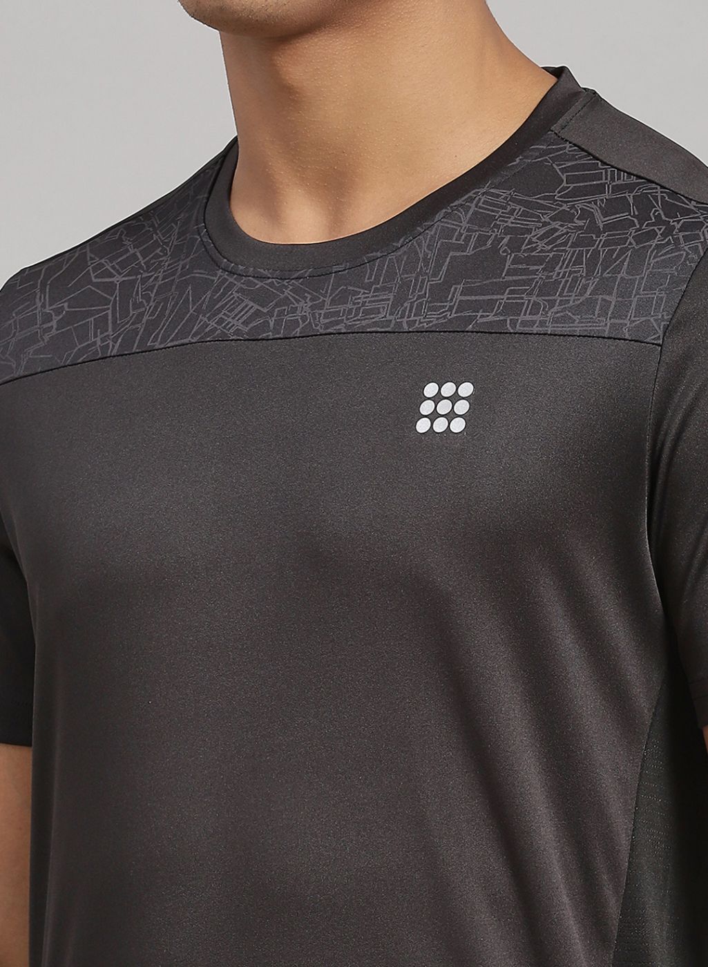 Rock.it Men Black Solid T-Shirt