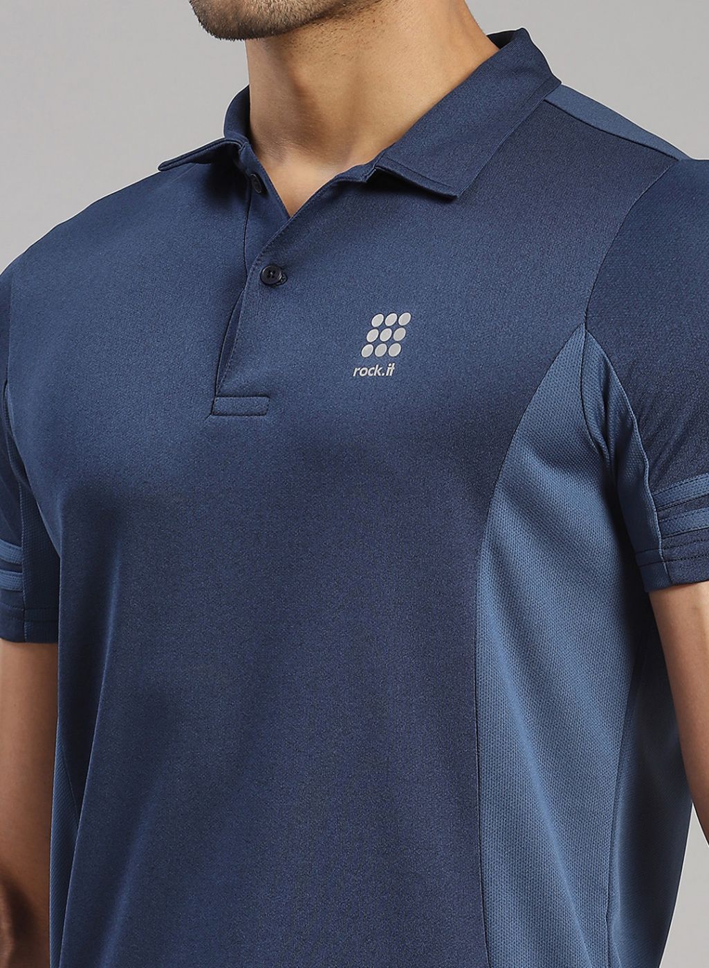 Rock.it Men Blue Solid T-Shirt