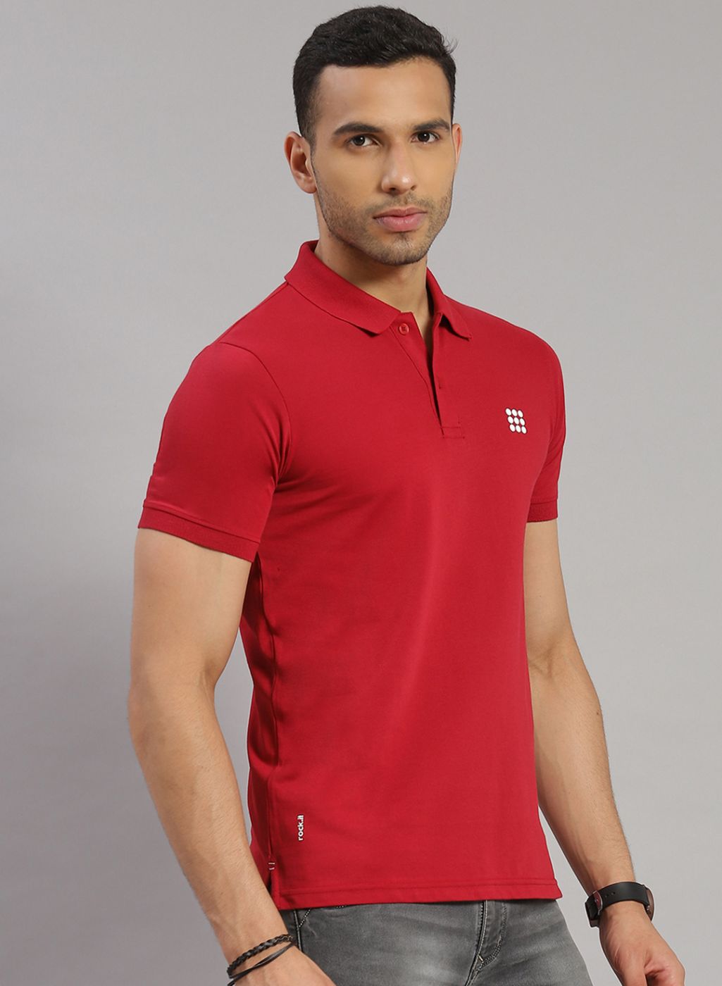 Rock.it Men Maroon Solid T-Shirt