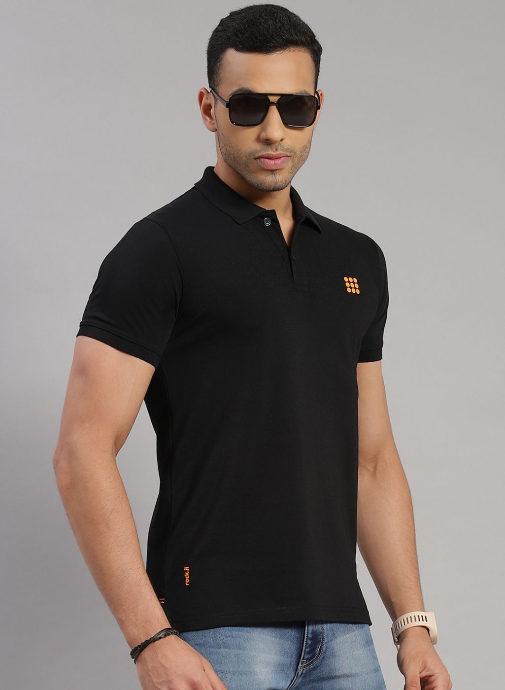 Rock.it Men Black Solid T-Shirt