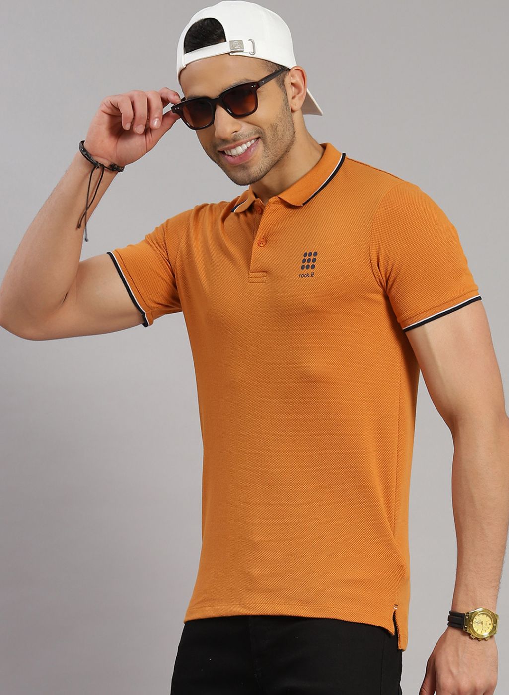 Rock.it Men Camel Brown Solid T-Shirt