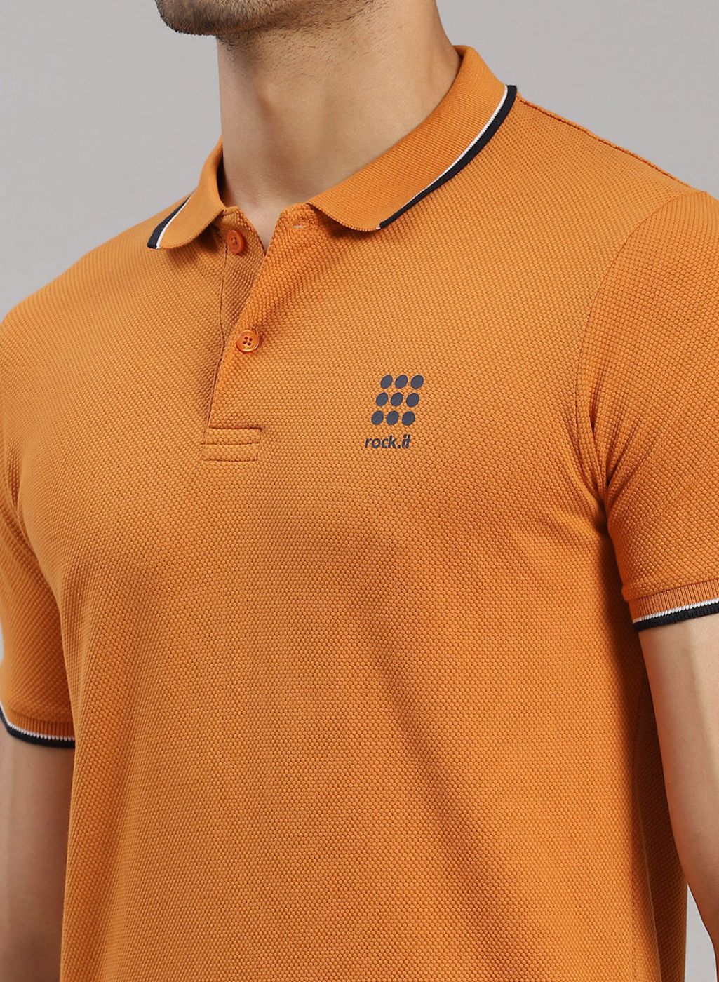 Rock.it Men Camel Brown Solid T-Shirt