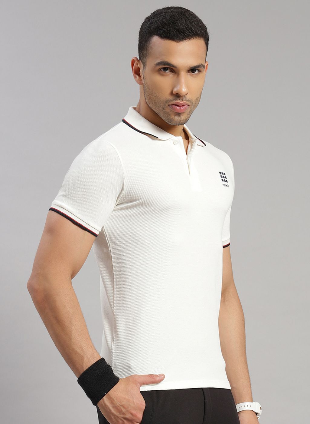 Rock.it Men Off White Solid T-Shirt