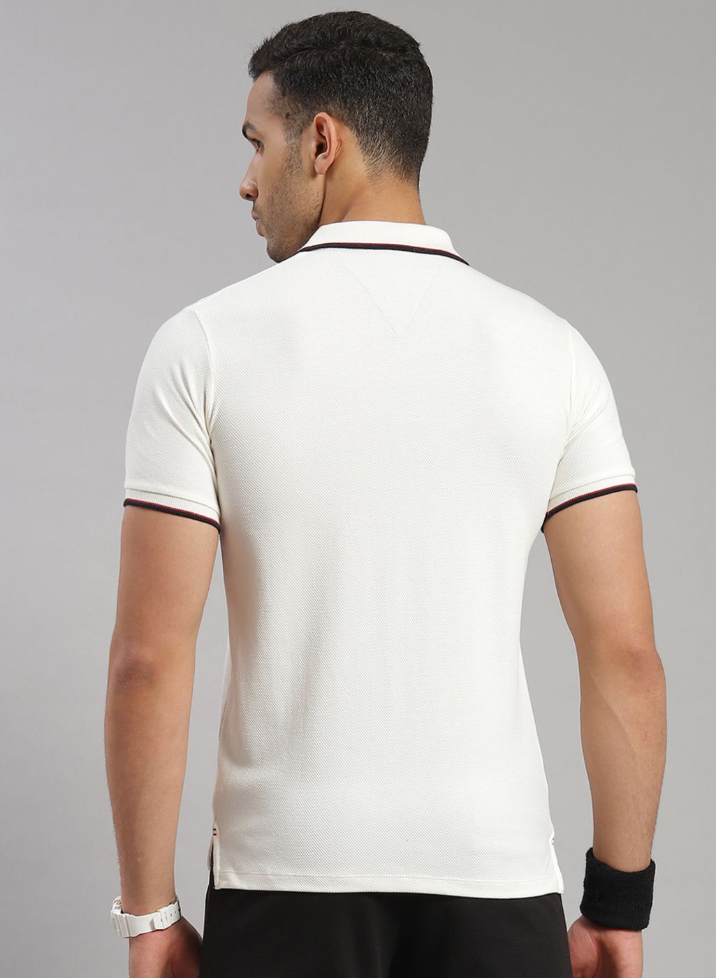 Rock.it Men Off White Solid T-Shirt