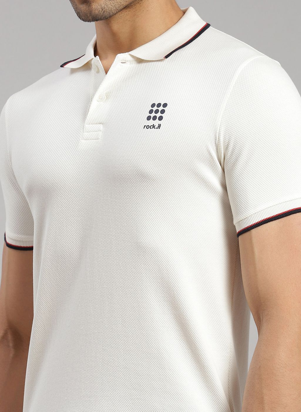 Rock.it Men Off White Solid T-Shirt