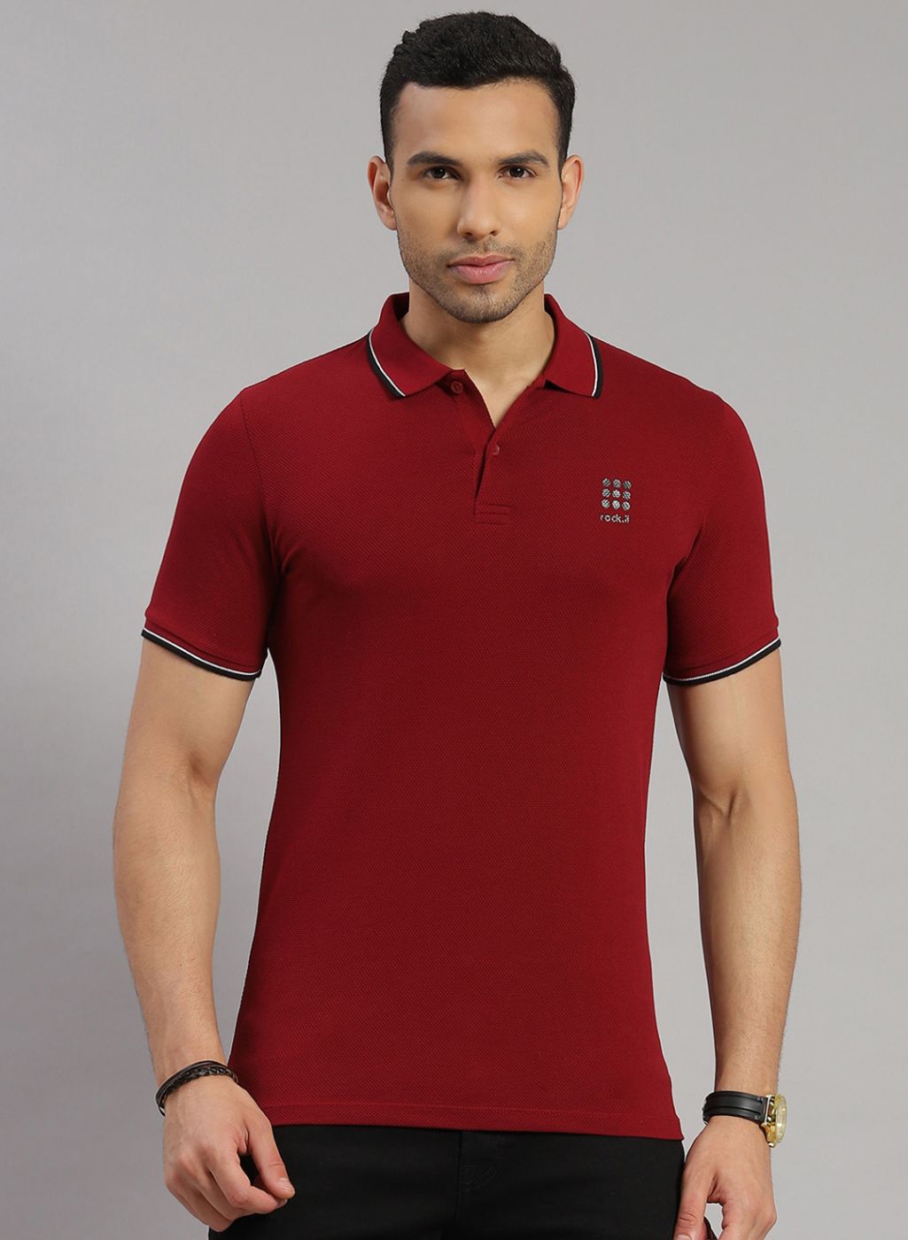 Rock.it Men Maroon Solid T-Shirt