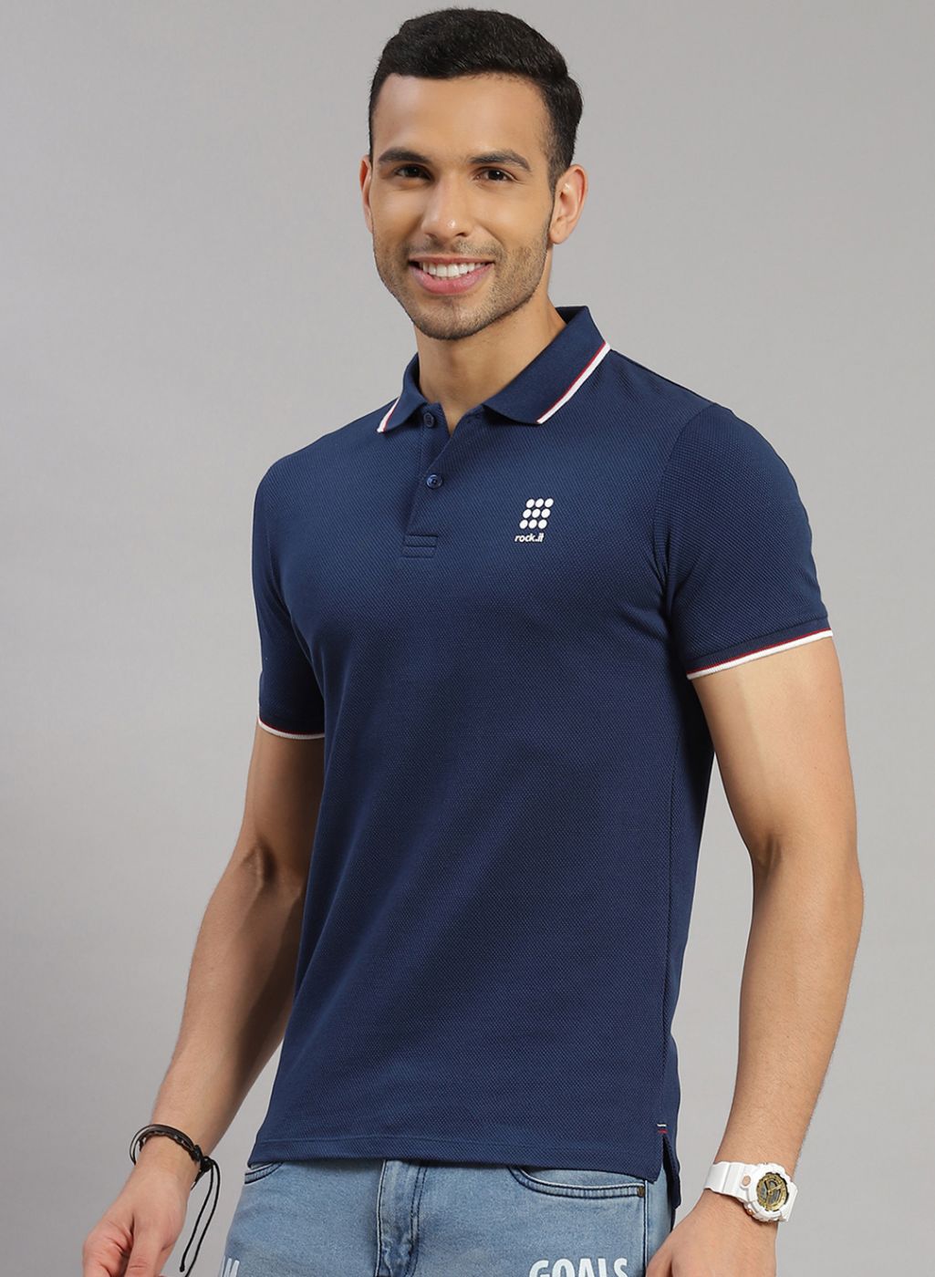 Rock.it Men Blue Solid T-Shirt