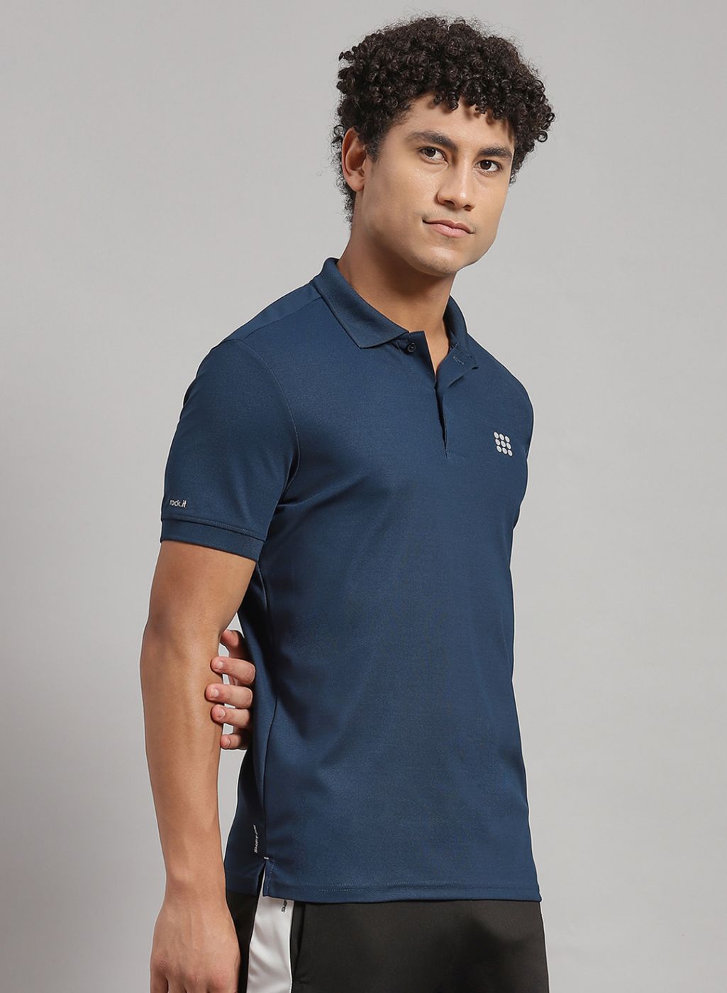 Rock.it Men Blue Solid T-Shirt