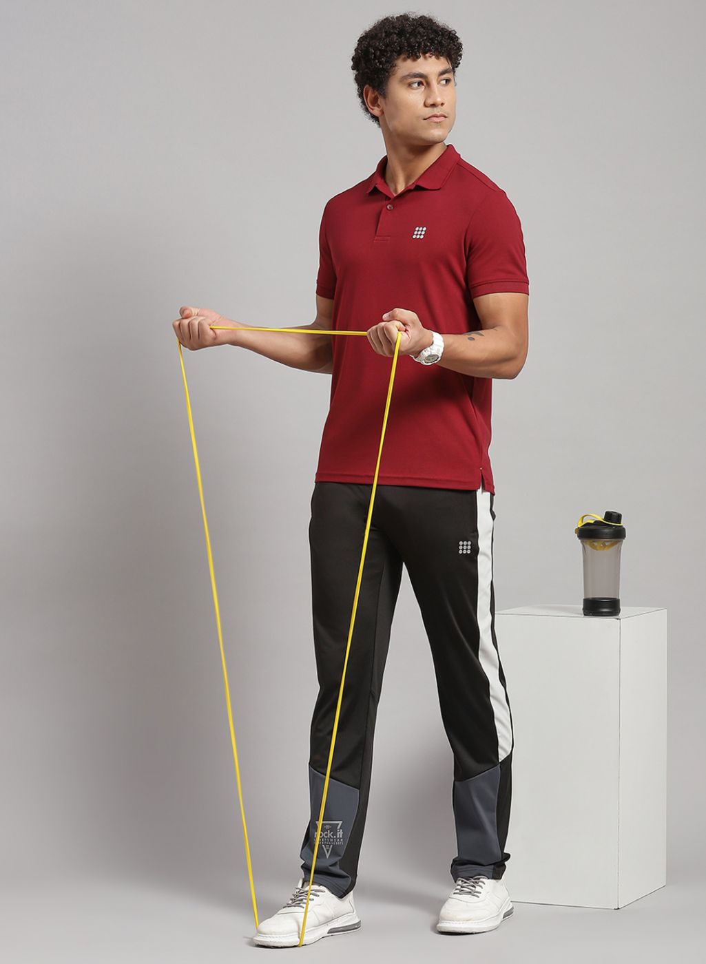 Rock.it Men Maroon Solid T-Shirt