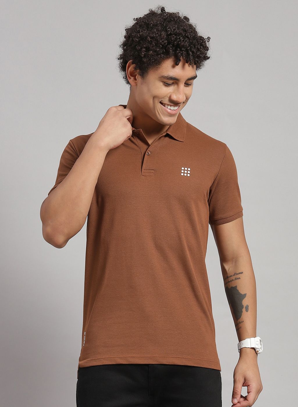 Rock.it Men Brown Solid T-Shirt