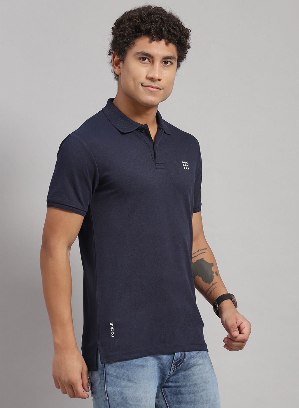 Men NAvy Blue Solid T-Shirt