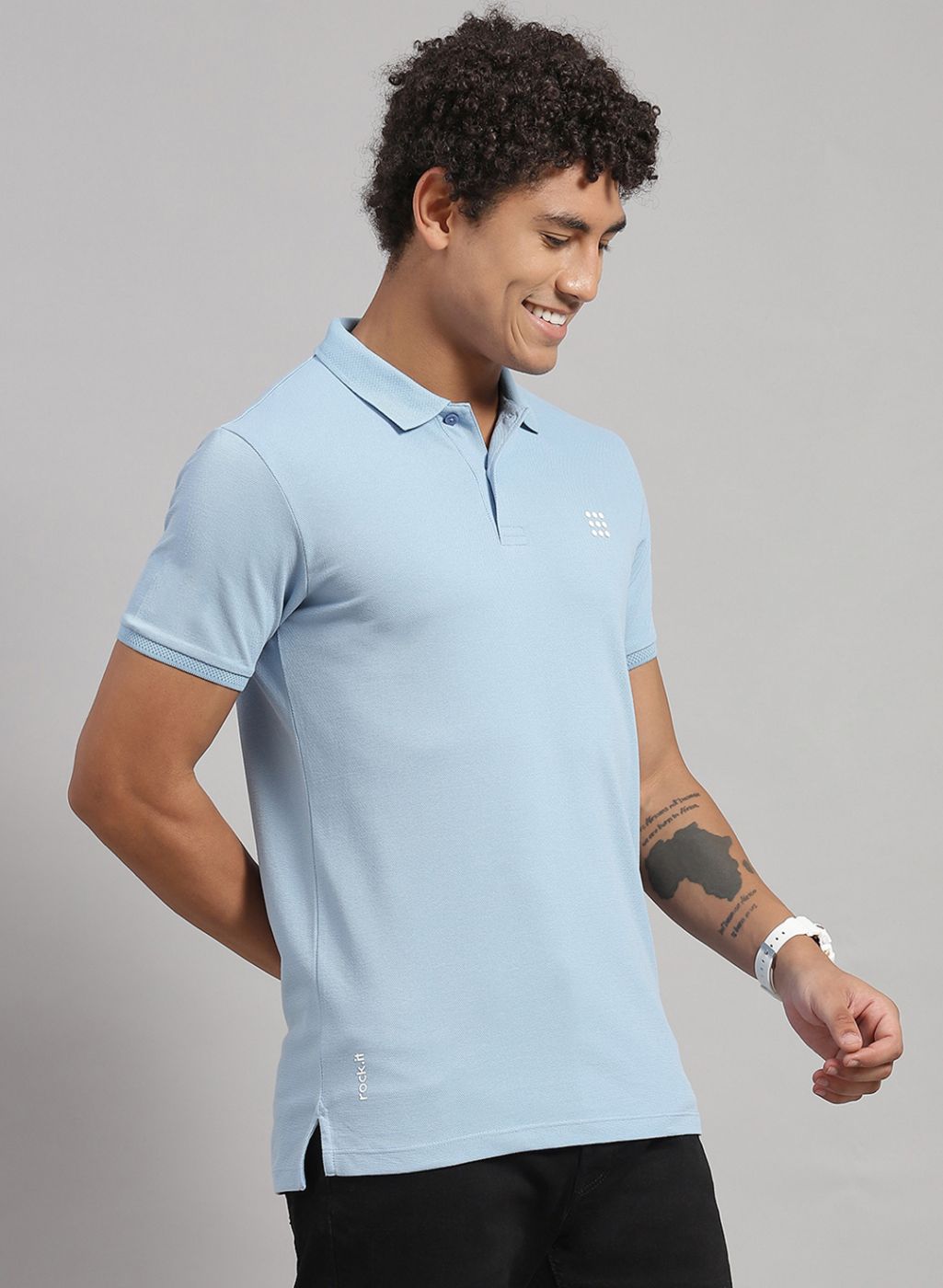 Rock.it Men Blue Solid T-Shirt