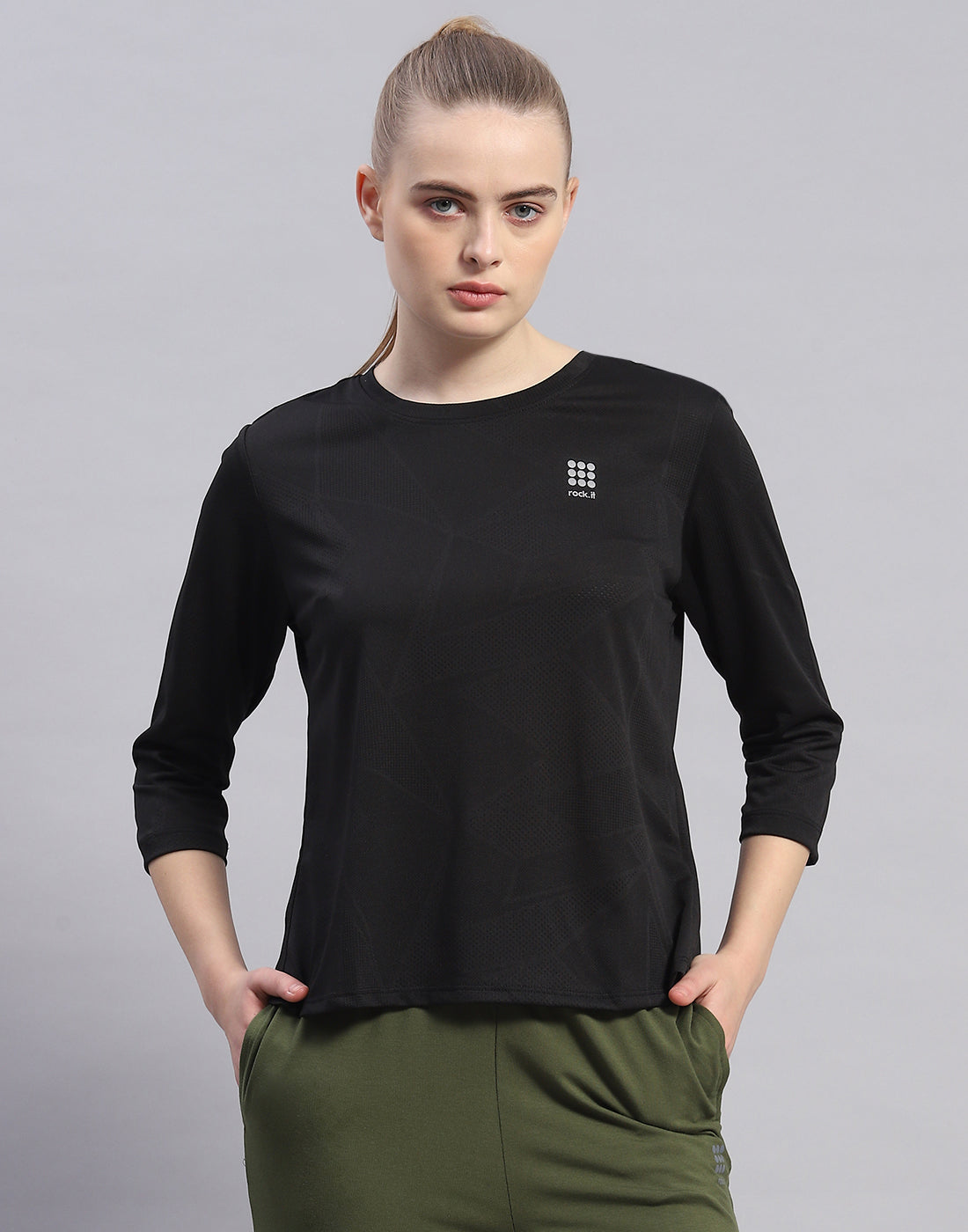 Rock.it Women Black Solid Round Neck Half Sleeve Top