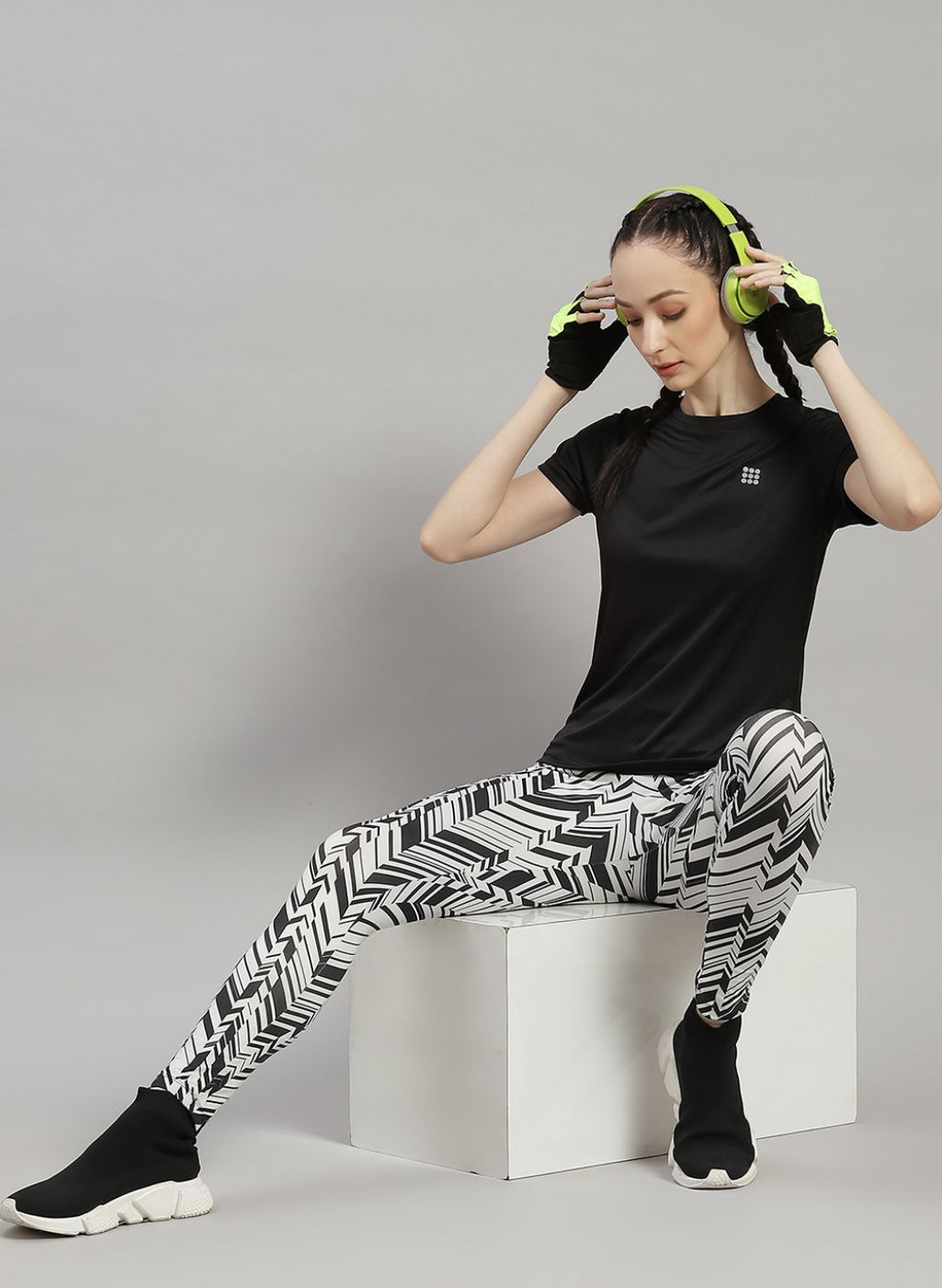 Rock.it Women Black Solid Top