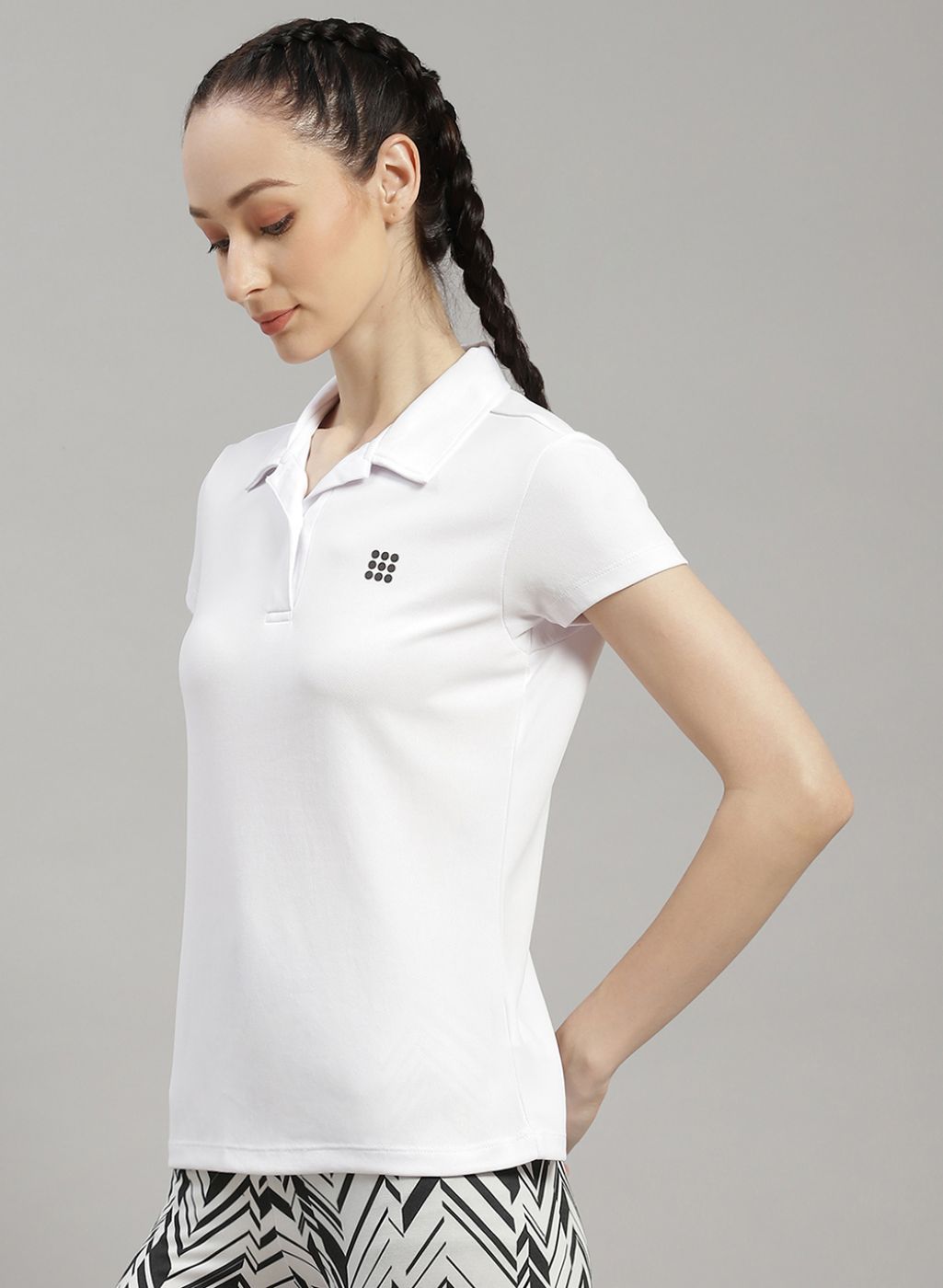 Women White Solid T-Shirt