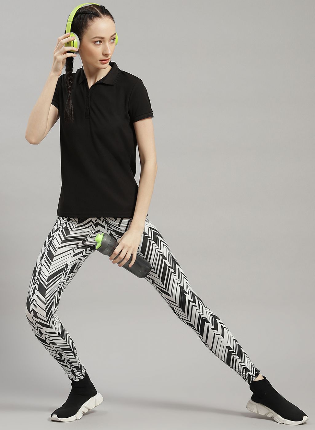 Rock.it Women Black Solid T-Shirt