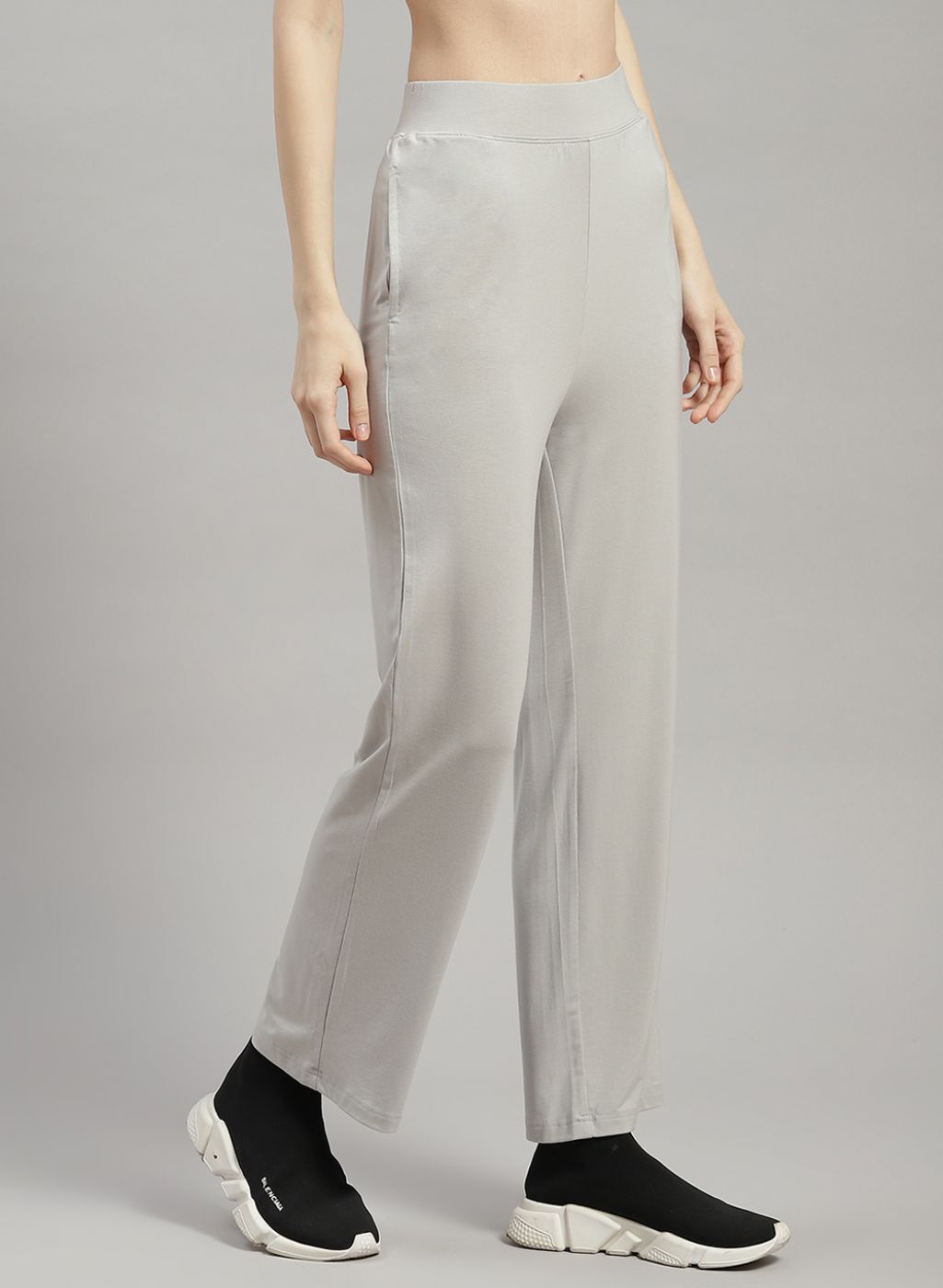 Women Grey Solid Trackpant